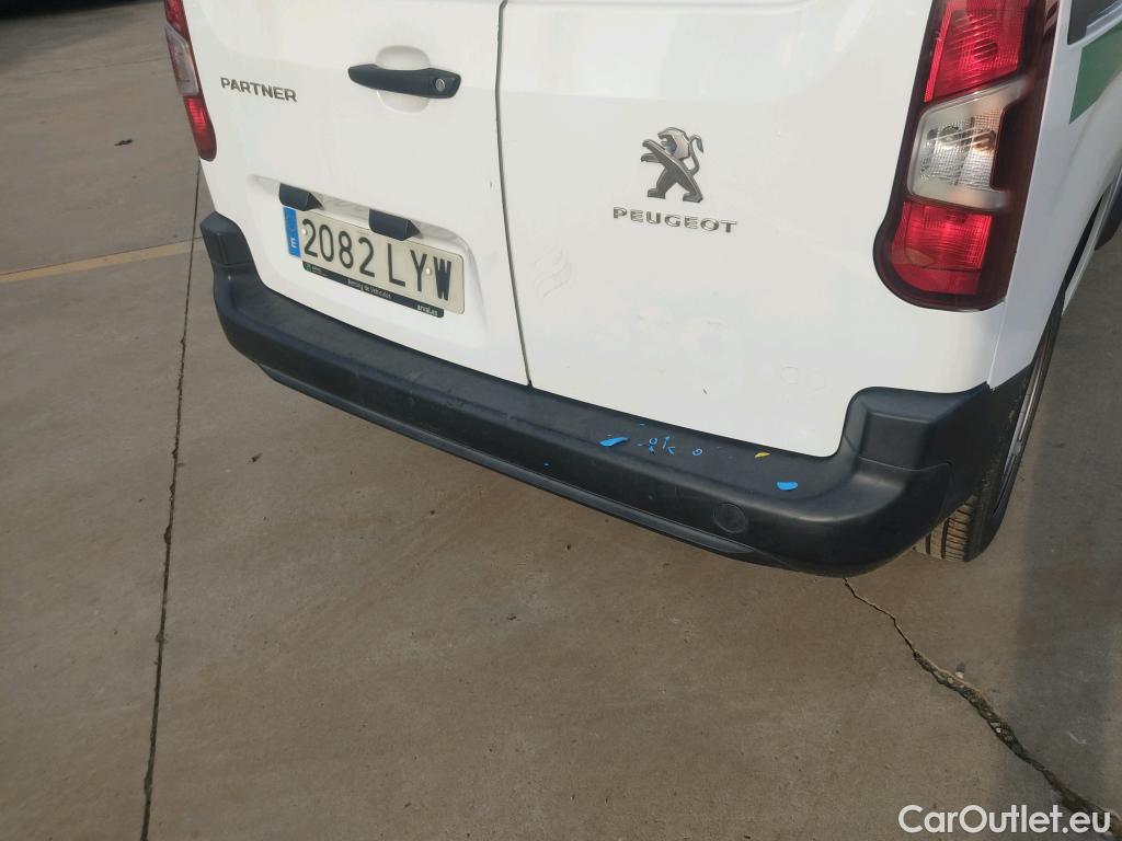  Peugeot  Partner PEUGEOT  / 2018 / 3P / furgón derivado de turismo Pro Standard 600kg BlueHDi 73kW #17