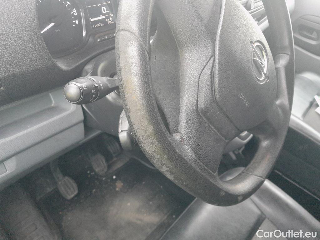  Opel  Vivaro OPEL  / 2019 / 4P / furgón 1.5 Diésel 88kW (120CV) M Std Express ISOTERMO + EQUIPO DE FRIO #21