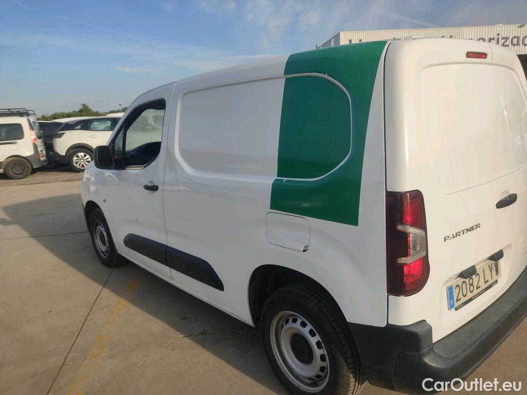  Peugeot  Partner PEUGEOT  / 2018 / 3P / furgón derivado de turismo Pro Standard 600kg BlueHDi 73kW #31