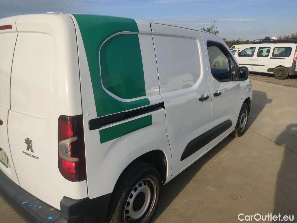  Peugeot  Partner PEUGEOT  / 2018 / 3P / furgón derivado de turismo Pro Standard 600kg BlueHDi 73kW #33