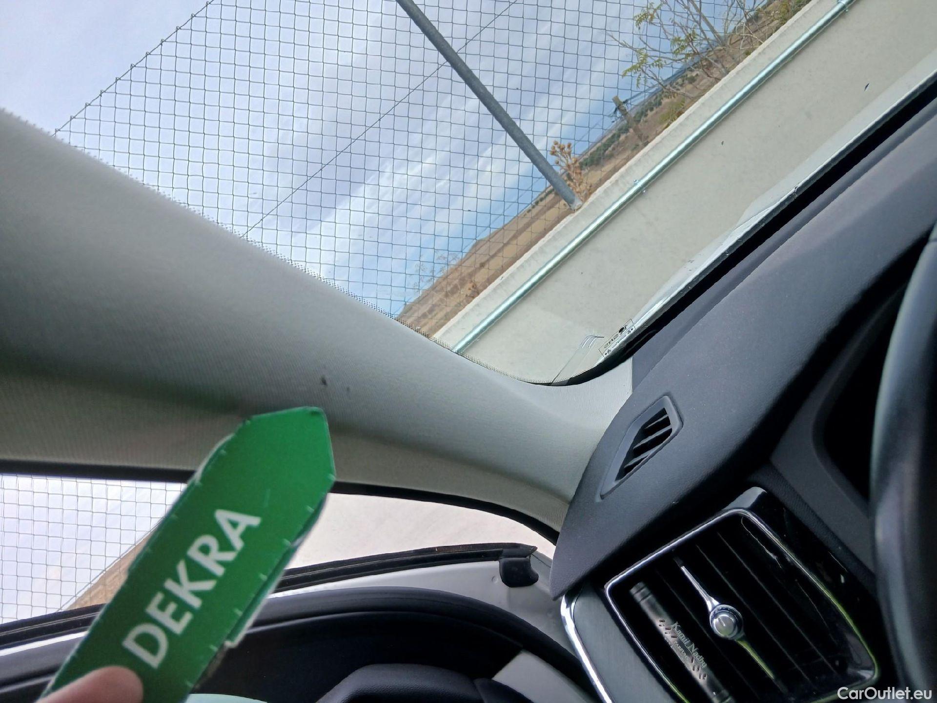  Volvo  XC60 VOLVO  / 2017 / 5P / todoterreno 2.0 B4 D Momentum Pro Auto #5