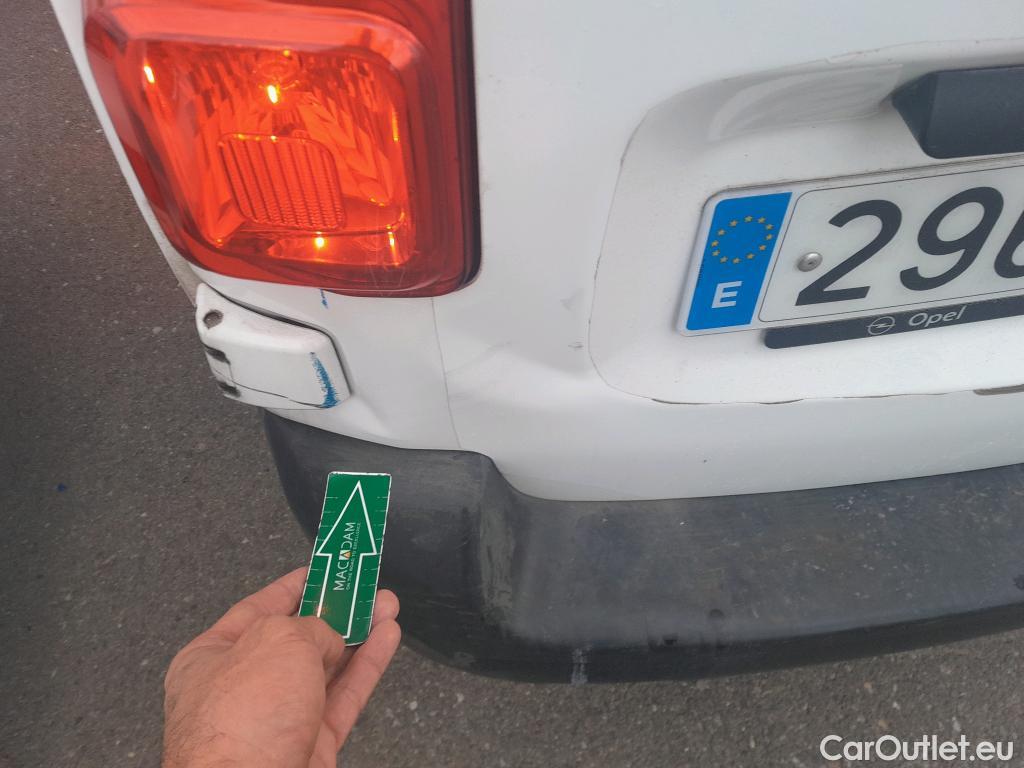  Opel  Vivaro OPEL  / 2019 / 4P / furgón 1.5 Diésel 88kW (120CV) M Std Express ISOTERMO + EQUIPO DE FRIO #4