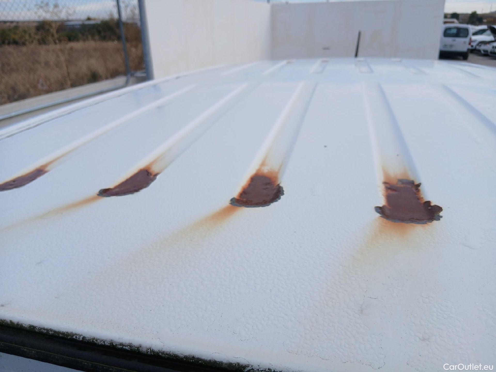  Peugeot  Partner PEUGEOT  / 2018 / 3P / furgón derivado de turismo Pro Standard 600kg BlueHDi 73kW #4