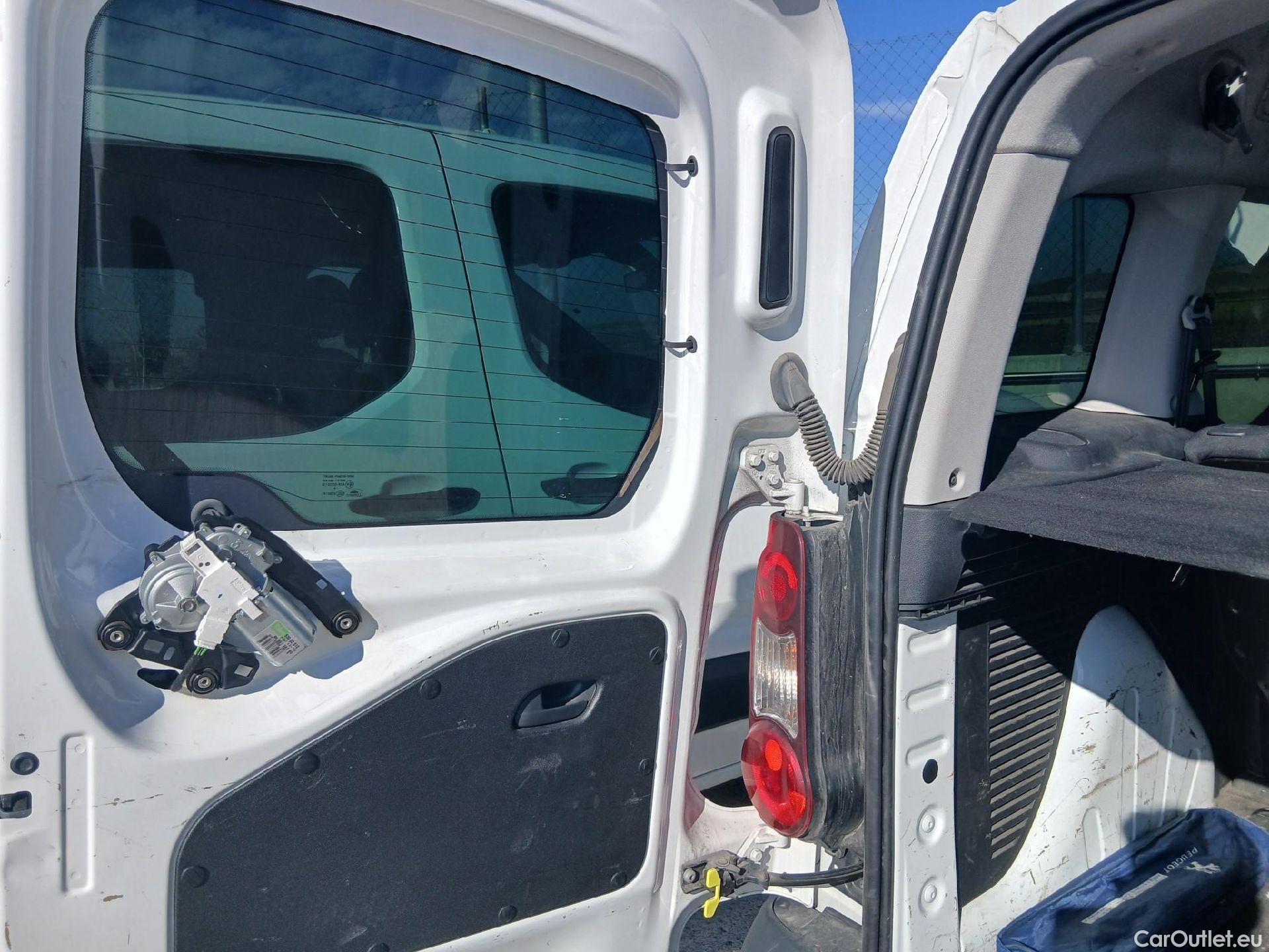  Peugeot  Partner PEUGEOT  / 2015 / 4P / combi TEPEE Access BlueHDi 1.6 HDi 73KW (100) #8