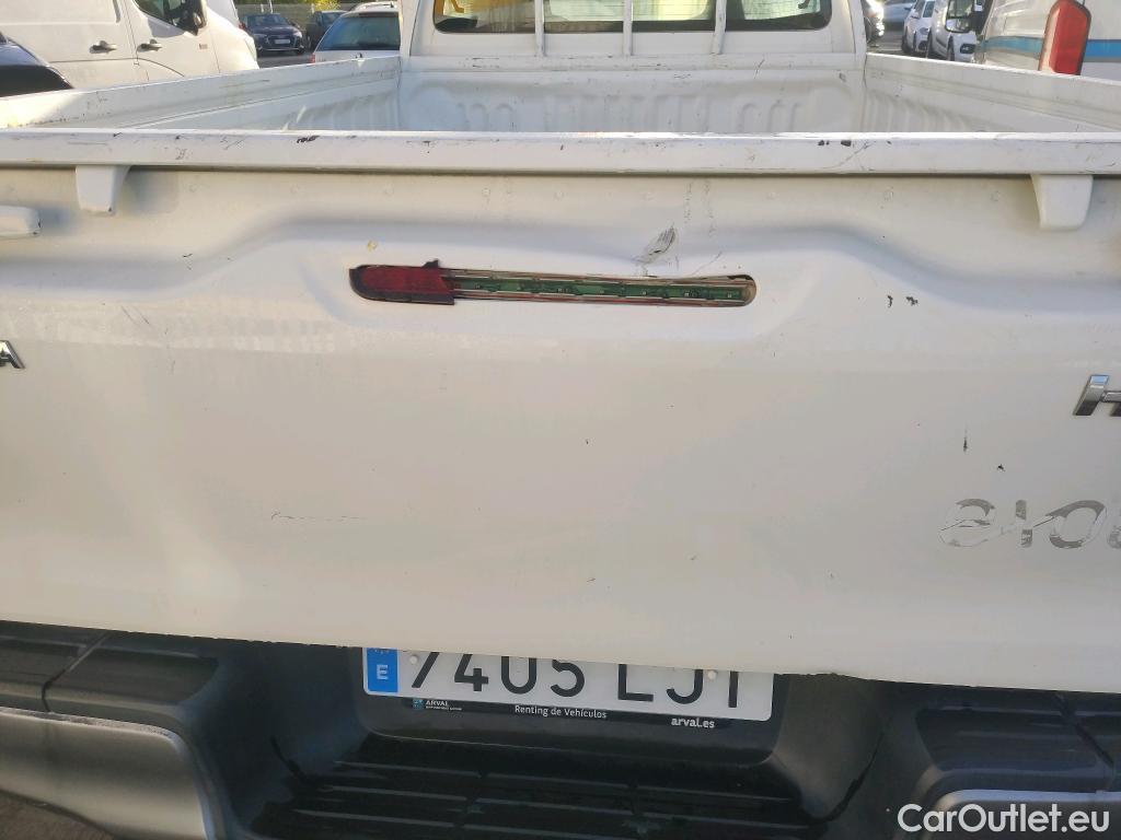  Toyota  Hilux TOYOTA  / 2016 / 2P / pickup 2.4 D-4D Cabina Sencilla GX #3