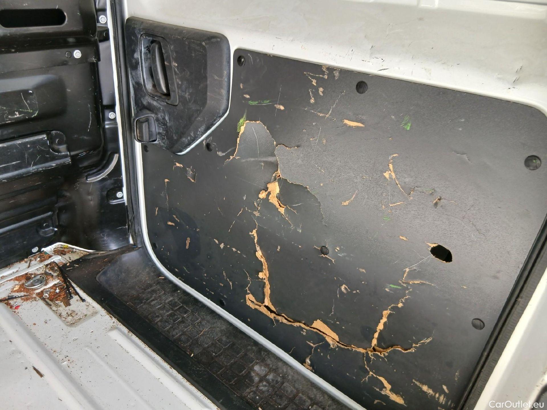  Peugeot  Expert PEUGEOT  / 2016 / 4P / furgón Furgón Premium 2.0 BlueHDi 120 Standard #23