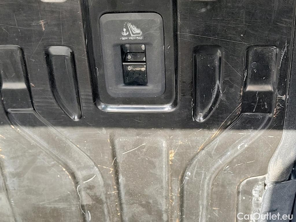  Citroen  Berlingo CITROEN  / 2018 / 4P / combi Talla M BlueHDi 100 S&S LIVE (AC) #14