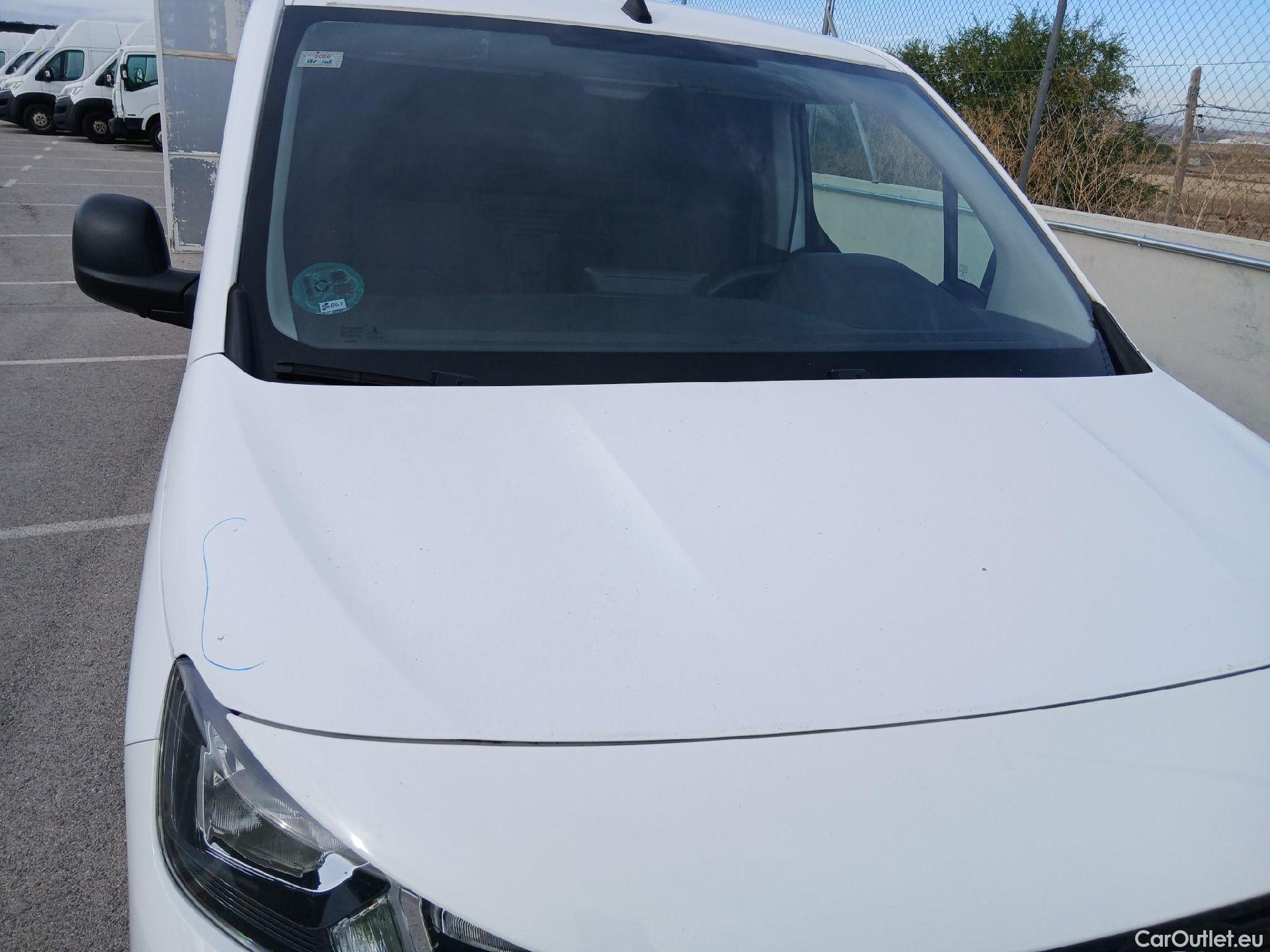  Peugeot  Partner PEUGEOT  / 2018 / 3P / furgón derivado de turismo Pro Standard 600kg BlueHDi 73kW #8