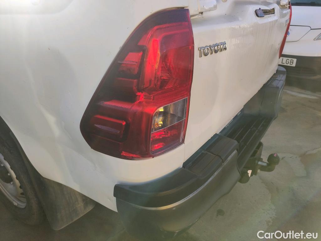  Toyota  Hilux TOYOTA  / 2016 / 2P / pickup 2.4 D-4D Cabina Sencilla GX #1