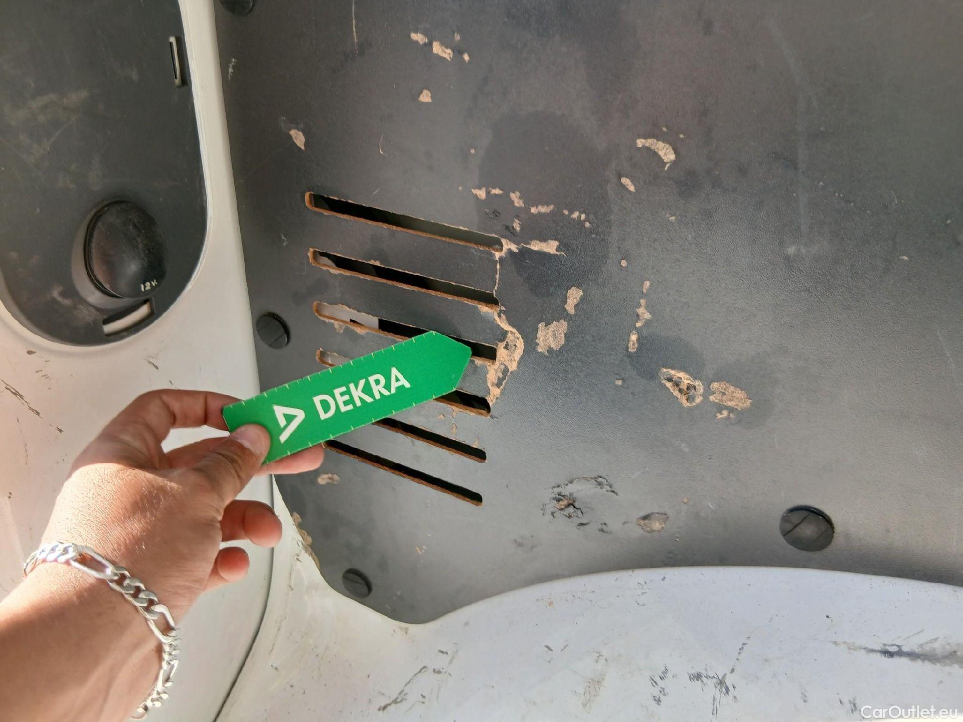  Peugeot  Expert PEUGEOT  / 2016 / 4P / furgón Furgón Premium 2.0 BlueHDi 120 Standard #29