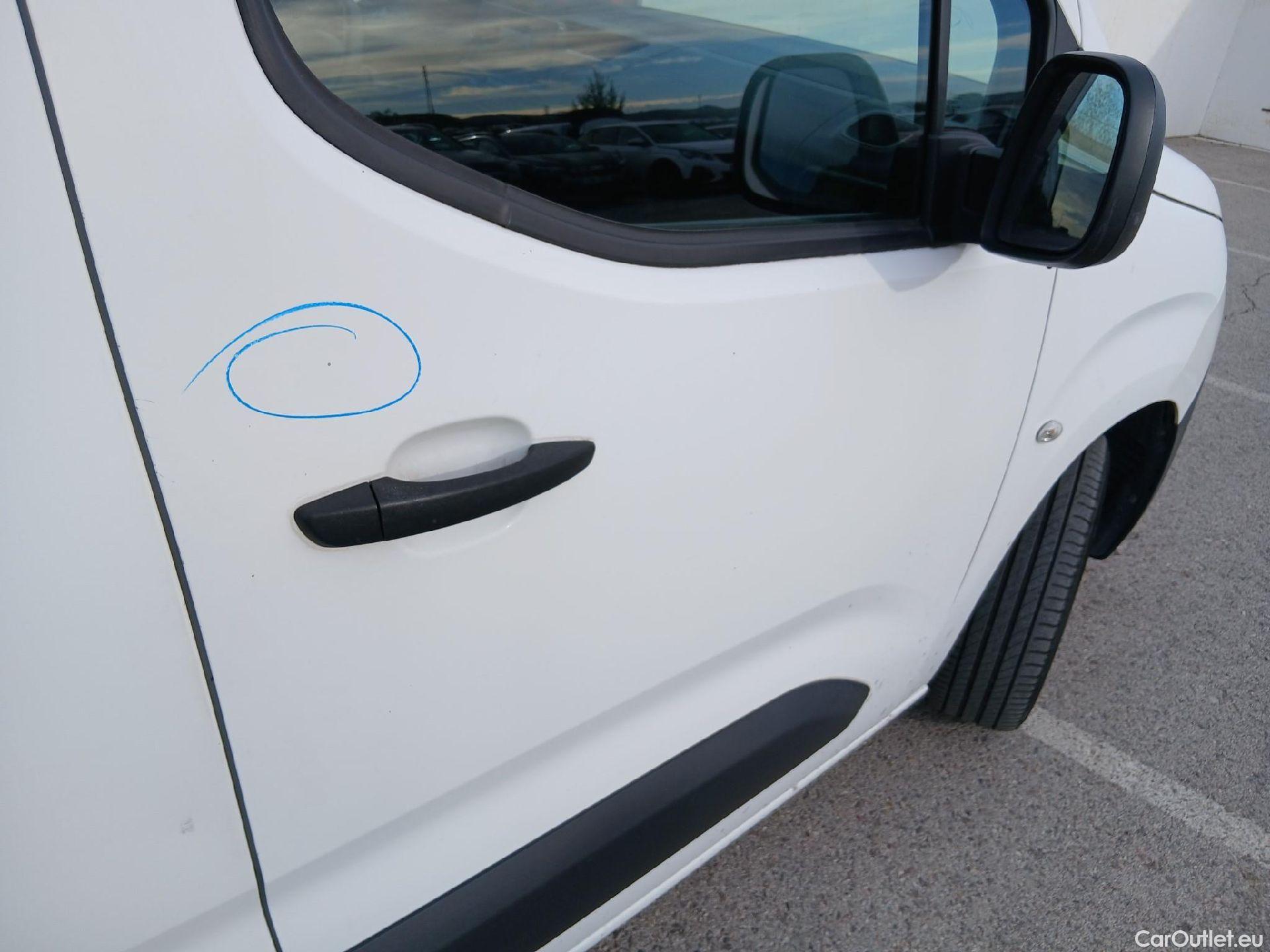  Peugeot  Partner PEUGEOT  / 2018 / 3P / furgón derivado de turismo Pro Standard 600kg BlueHDi 73kW #19