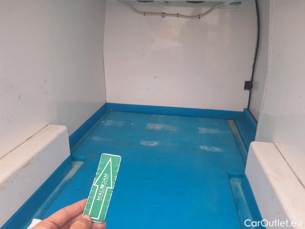  Opel  Vivaro OPEL  / 2019 / 4P / furgón 1.5 Diésel 88kW (120CV) M Std Express ISOTERMO + EQUIPO DE FRIO #24