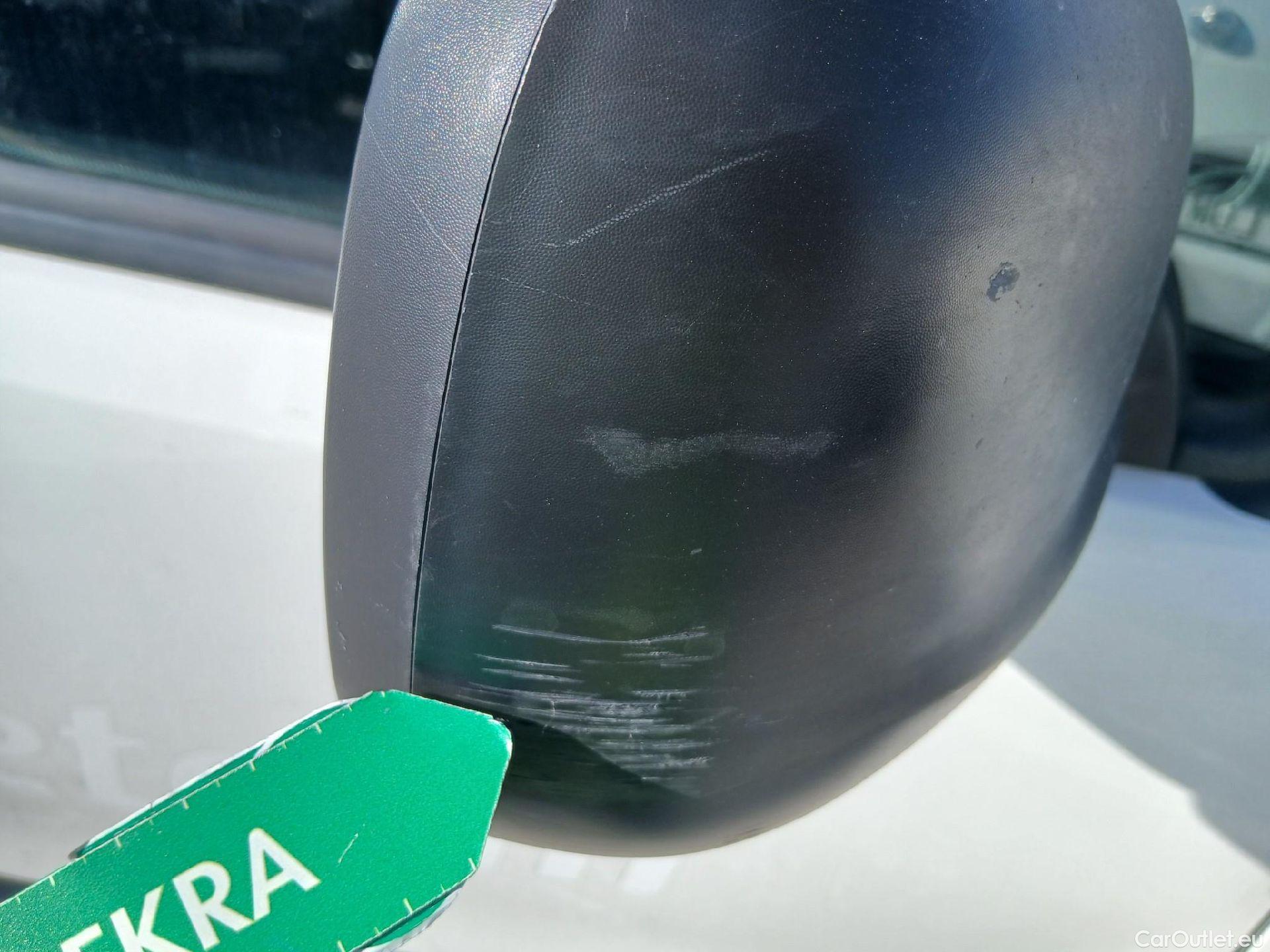  Peugeot  Partner PEUGEOT  / 2015 / 4P / combi TEPEE Access BlueHDi 1.6 HDi 73KW (100) #17