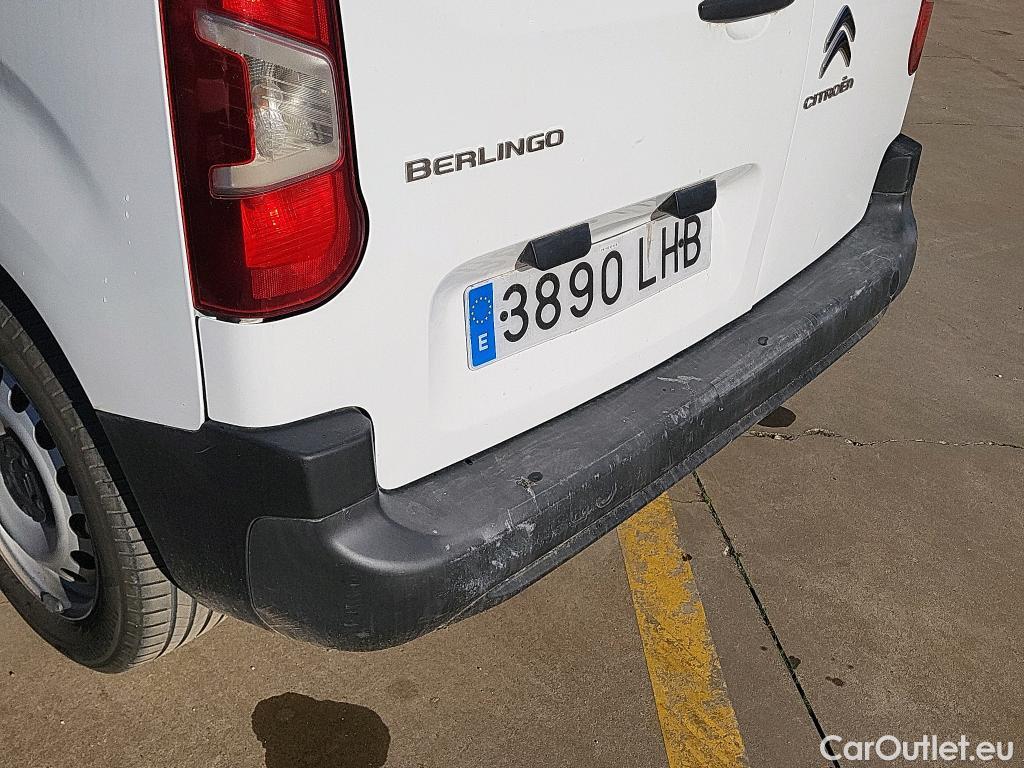  Citroen  Berlingo CITROEN  / 2018 / 4P / combi Talla M BlueHDi 100 S&S LIVE (AC) #17