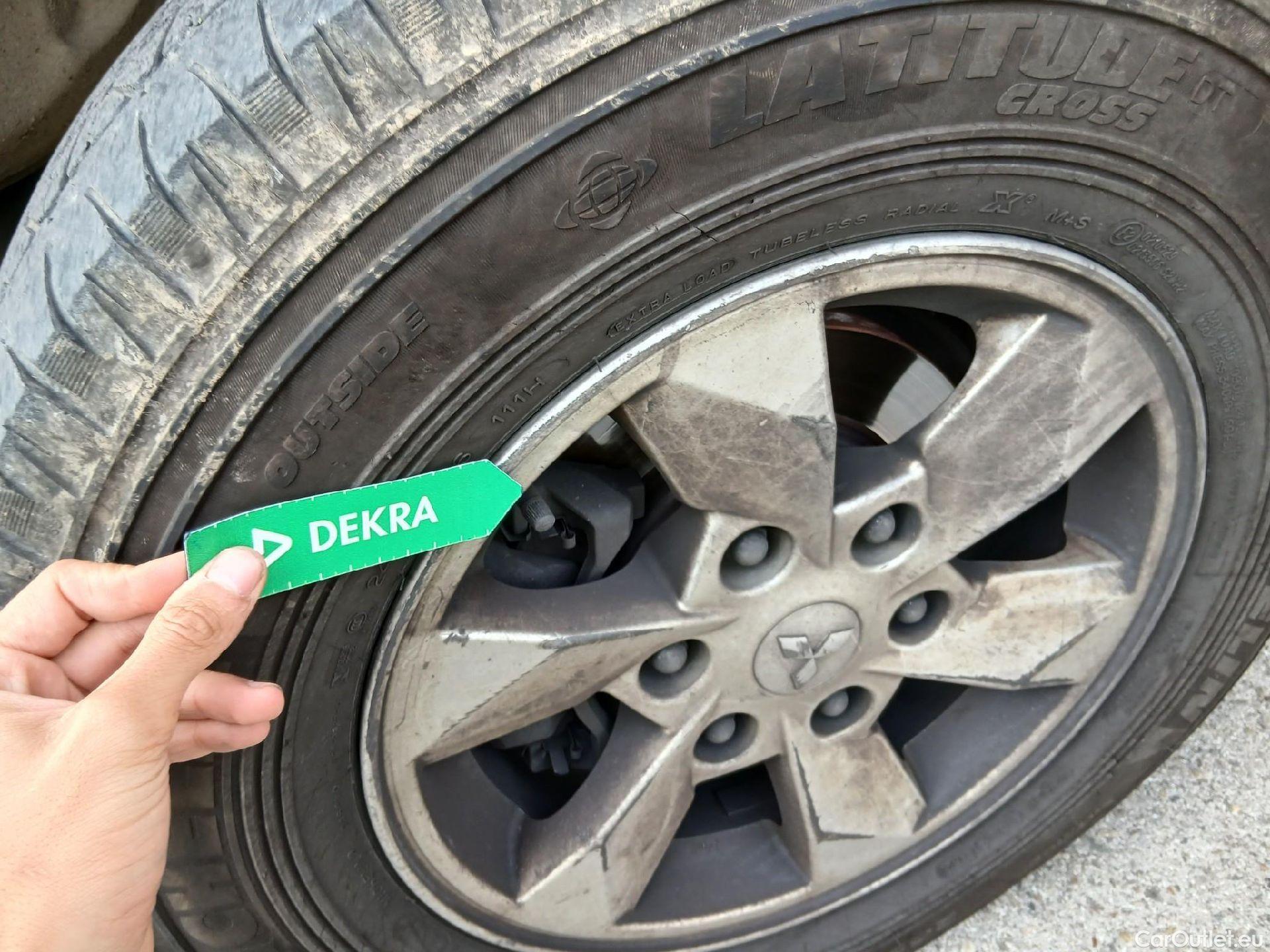  Mitsubishi  L200 MITSUBISHI  / 2019 / 4P / pickup doble cabina D/C 220 DI-D M-Pro #27