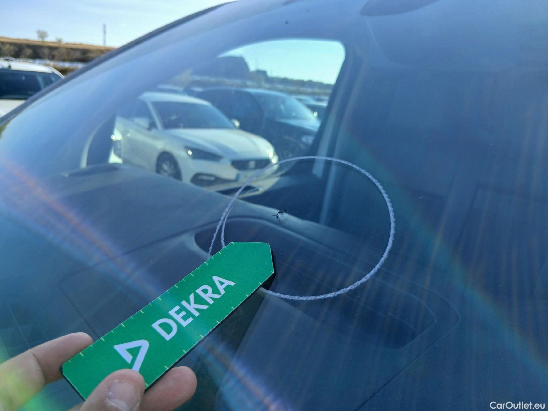  Peugeot  Expert PEUGEOT  / 2016 / 4P / furgón Furgón Premium 2.0 BlueHDi 120 Standard #52