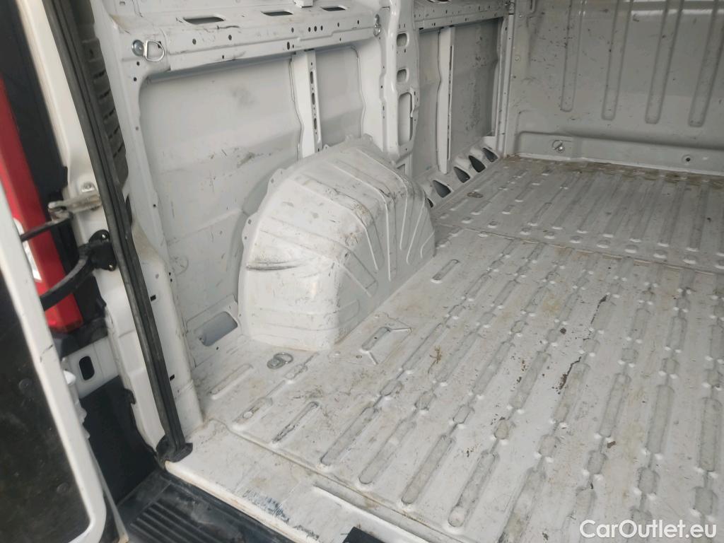  Citroen  Jumper CITROEN  / 2014 / 4P / furgón BlueHDi 88KW (120CV) Furgón 30L1H1 #1