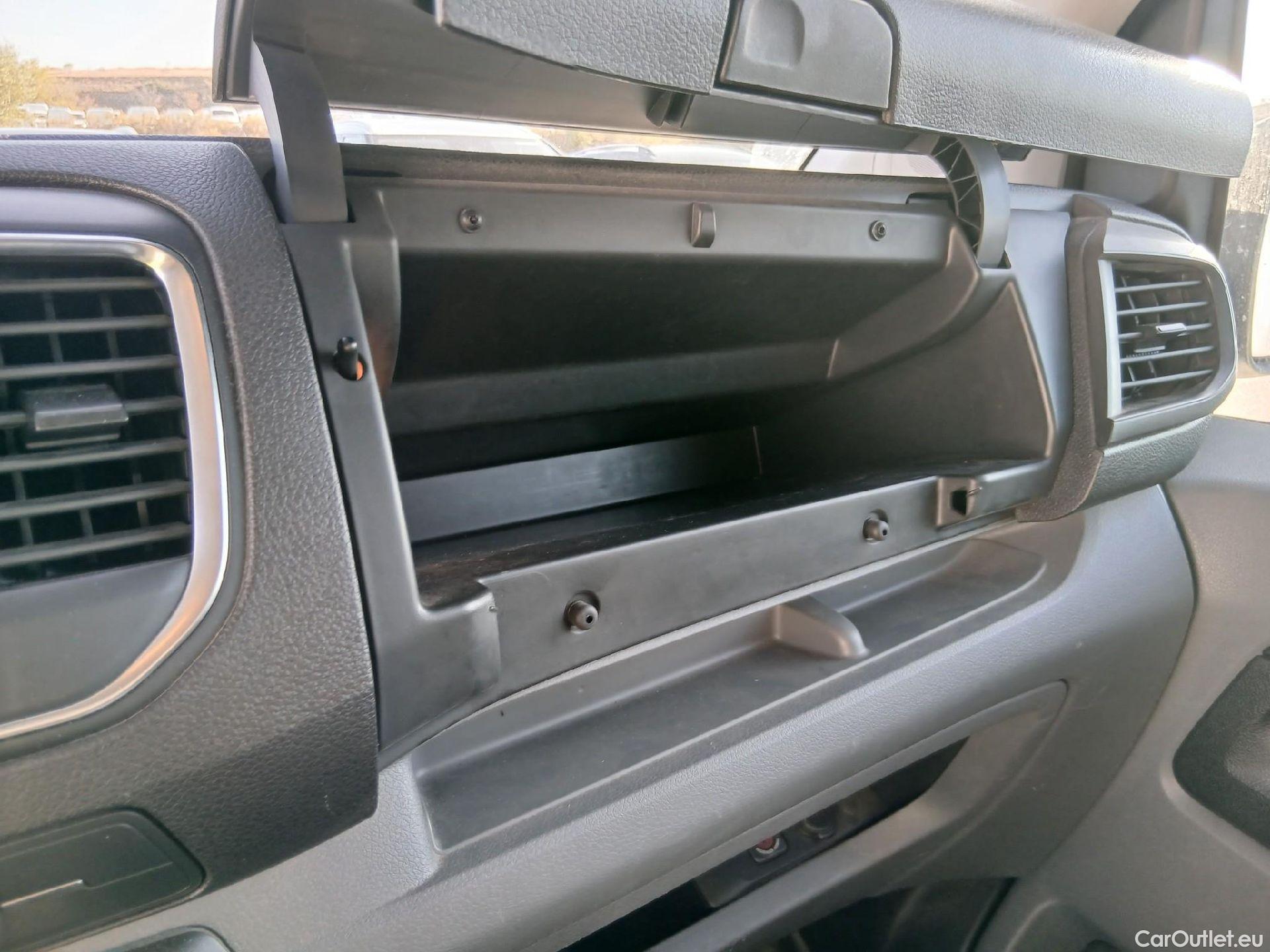  Peugeot  Expert PEUGEOT  / 2016 / 4P / furgón Furgón Premium 2.0 BlueHDi 120 Standard #1