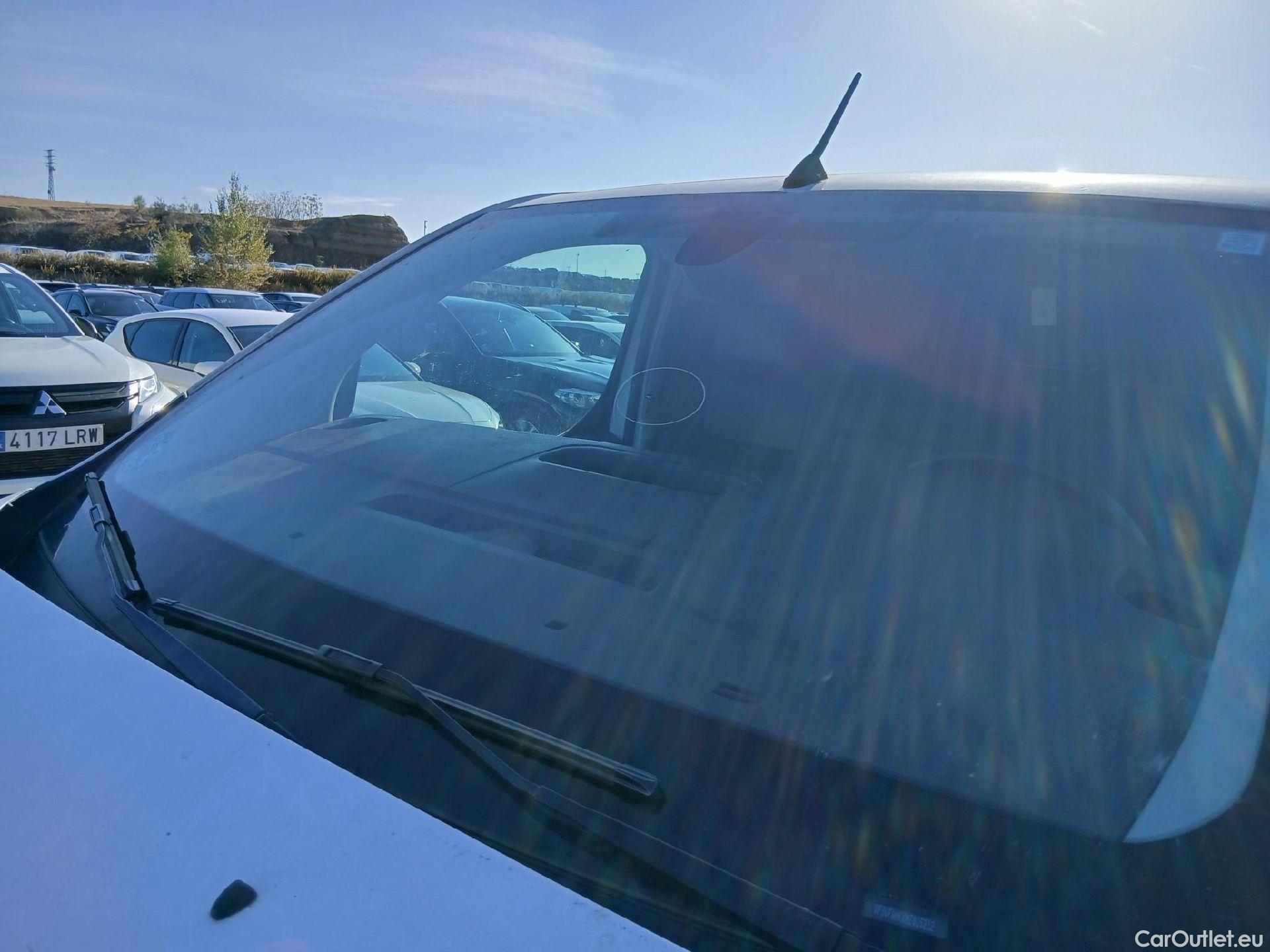  Peugeot  Expert PEUGEOT  / 2016 / 4P / furgón Furgón Premium 2.0 BlueHDi 120 Standard #53