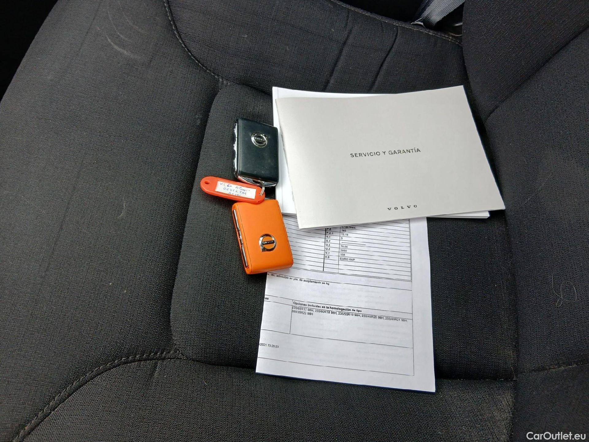  Volvo  XC60 VOLVO  / 2017 / 5P / todoterreno 2.0 B4 D Momentum Pro Auto #1