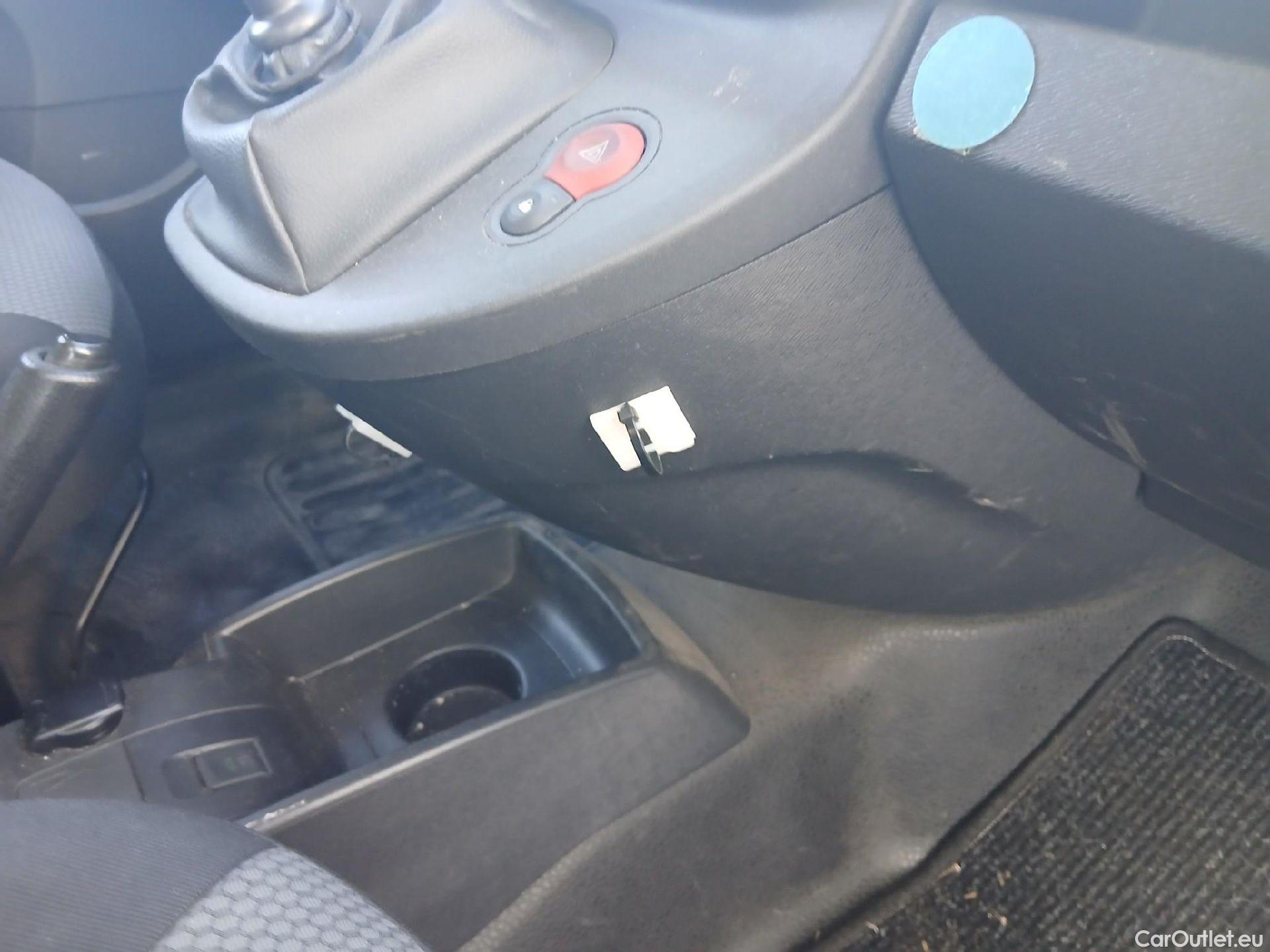  Renault  Kangoo RENAULT  Furgón/2013/3P/furgón derivado de turismo Profesional Blue dCi 70kW (95CV) #32