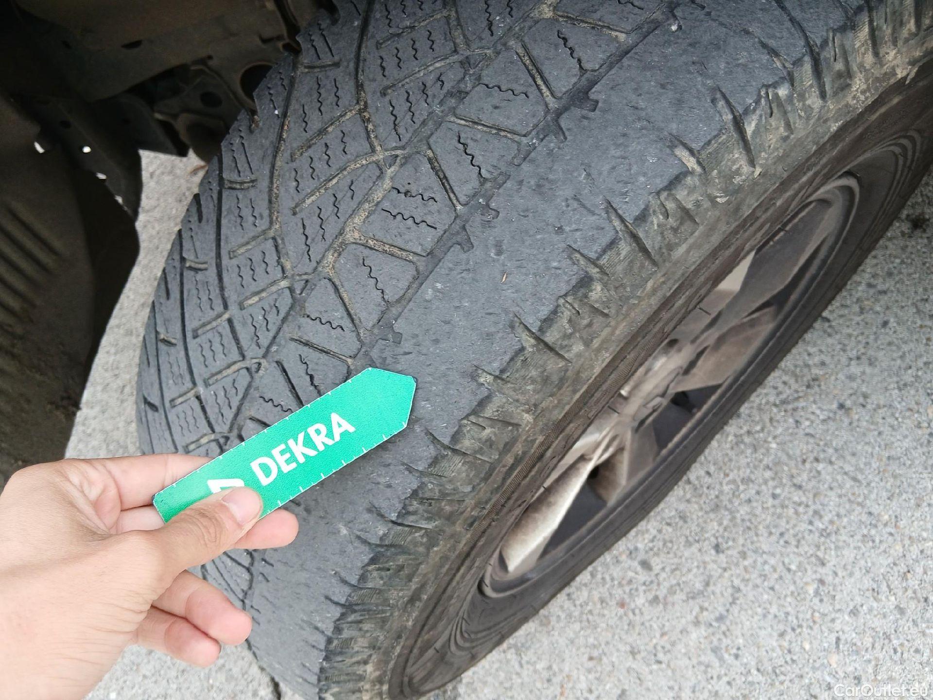  Mitsubishi  L200 MITSUBISHI  / 2019 / 4P / pickup doble cabina D/C 220 DI-D M-Pro #2