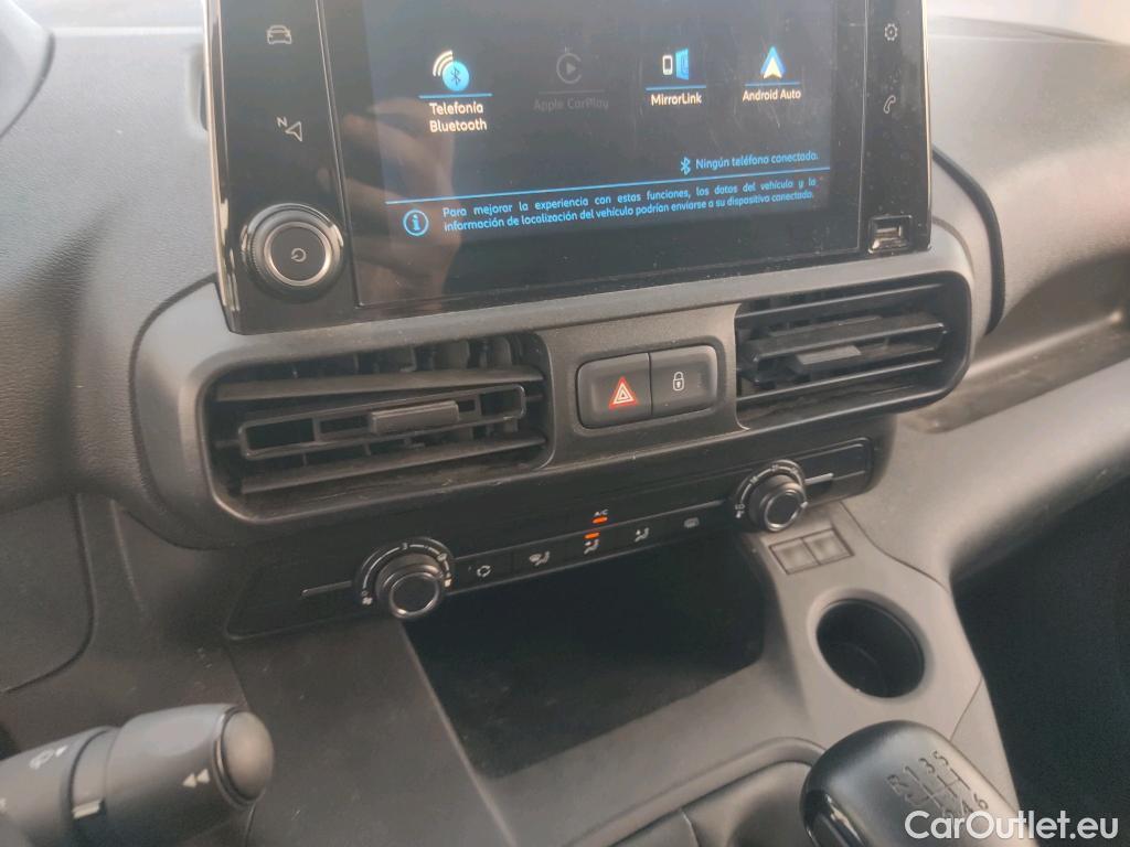  Peugeot  Partner PEUGEOT  / 2018 / 3P / furgón derivado de turismo Pro Standard 600kg BlueHDi 73kW #11