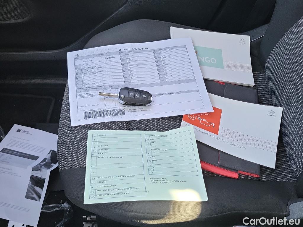  Citroen  Berlingo CITROEN  / 2018 / 4P / combi Talla M BlueHDi 100 S&S LIVE (AC) #1