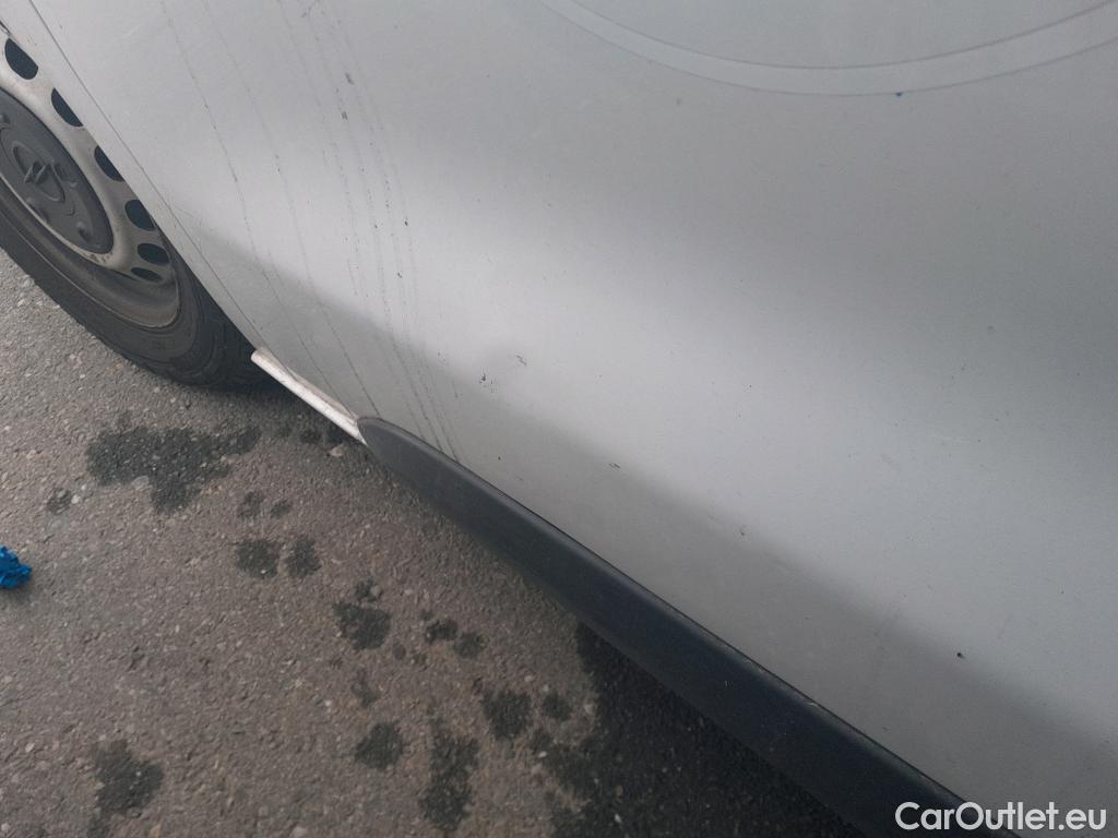  Opel  Vivaro OPEL  / 2019 / 4P / furgón 1.5 Diésel 88kW (120CV) M Std Express ISOTERMO + EQUIPO DE FRIO #13