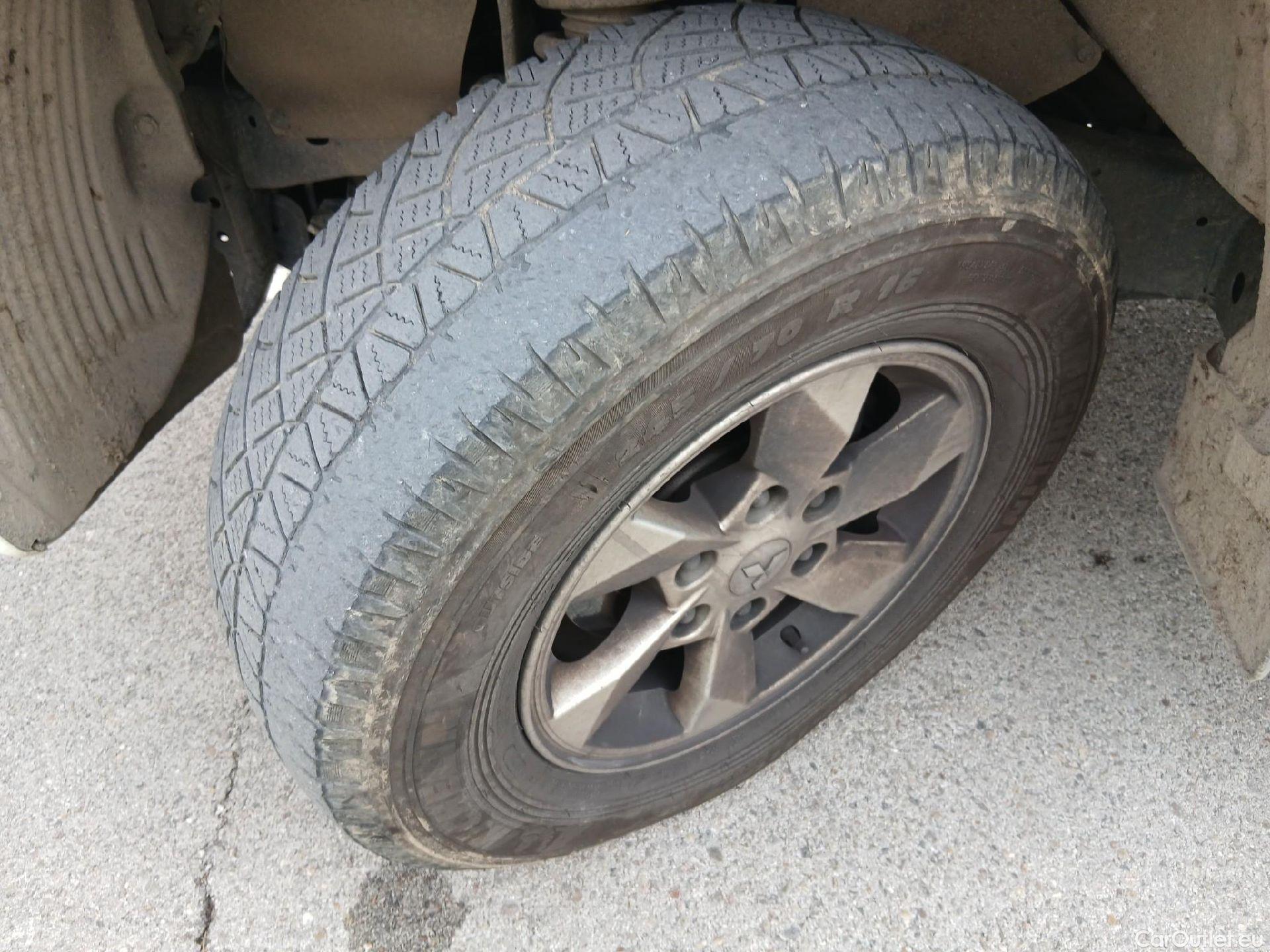  Mitsubishi  L200 MITSUBISHI  / 2019 / 4P / pickup doble cabina D/C 220 DI-D M-Pro #1