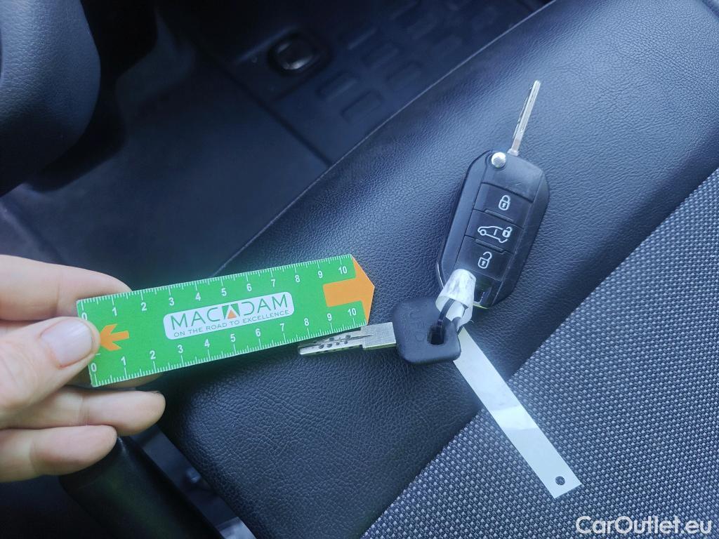  Toyota  Proace TOYOTA  / 2016 / 4P / furgón FU. MEDIO (L1) 2.0D 90kW COMFORT CARGA + #5