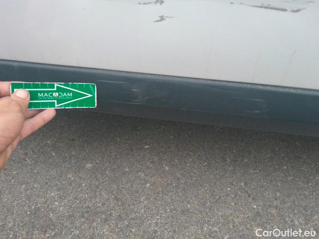  Opel  Vivaro OPEL  / 2019 / 4P / furgón 1.5 Diésel 88kW (120CV) M Std Express ISOTERMO + EQUIPO DE FRIO #32