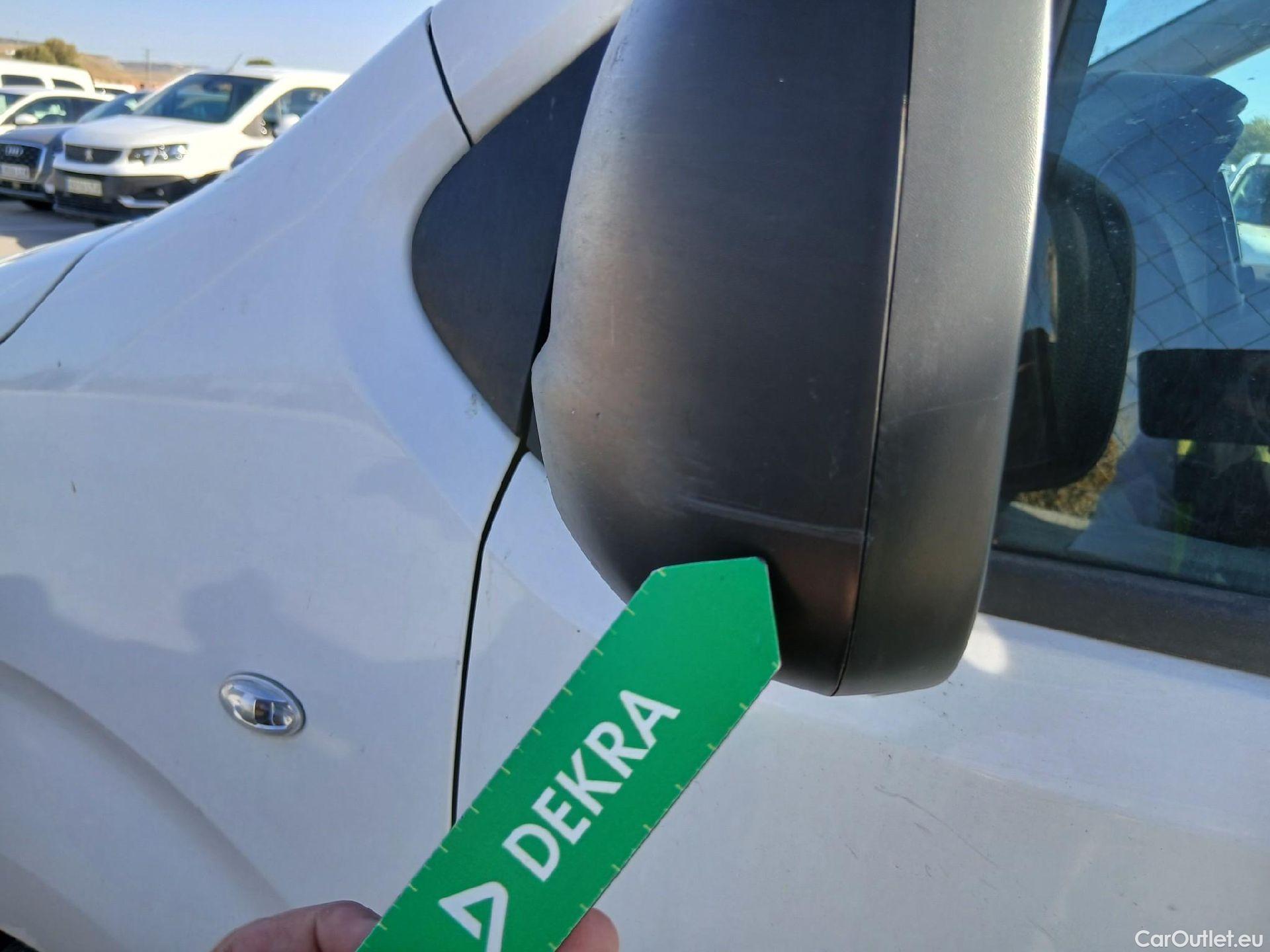  Peugeot  Expert PEUGEOT  / 2016 / 4P / furgón Furgón Premium 2.0 BlueHDi 120 Standard #54