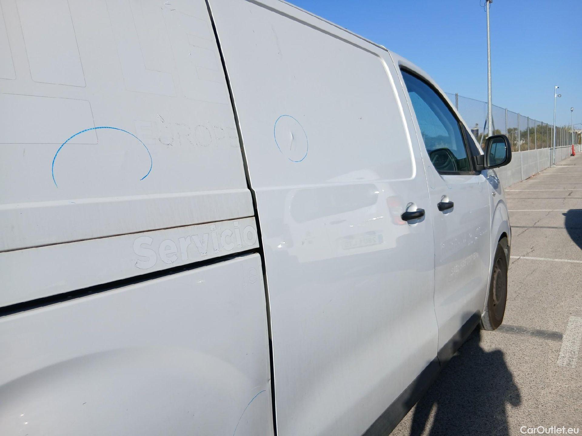  Peugeot  Expert PEUGEOT  / 2016 / 4P / furgón Furgón Premium 2.0 BlueHDi 120 Standard #44