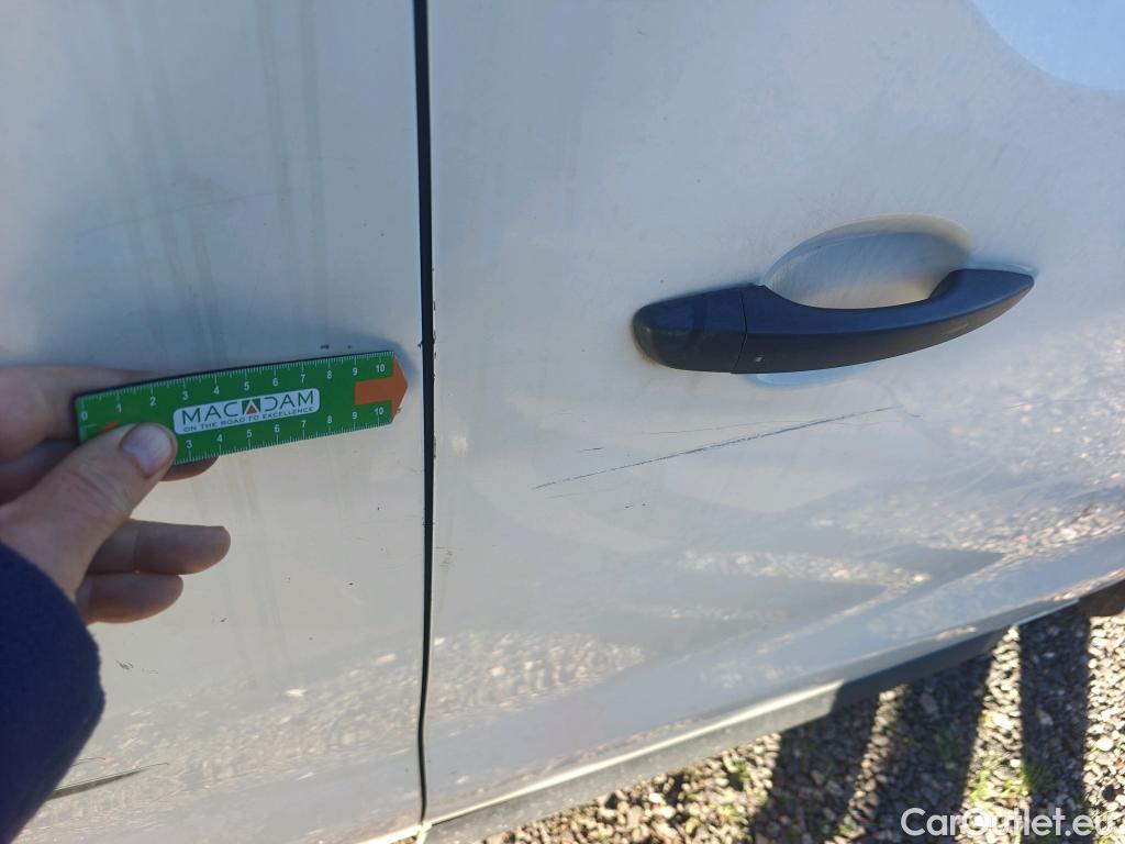  Toyota  Proace TOYOTA  / 2016 / 4P / furgón FU. MEDIO (L1) 2.0D 90kW COMFORT CARGA + #17