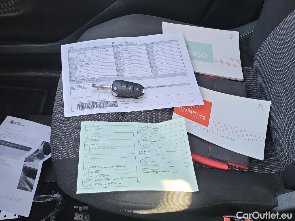  Citroen  Berlingo CITROEN  / 2018 / 4P / combi Talla M BlueHDi 100 S&S LIVE (AC) #2