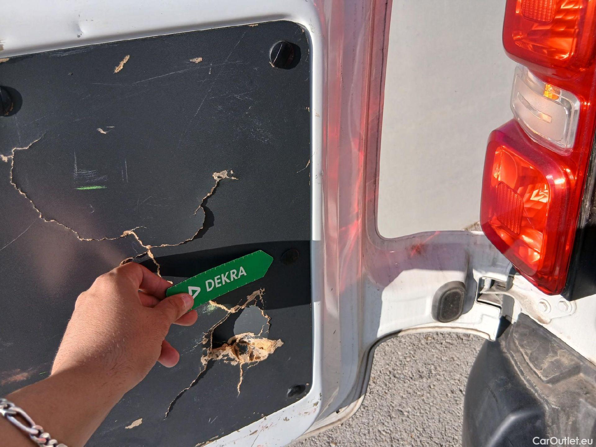  Peugeot  Expert PEUGEOT  / 2016 / 4P / furgón Furgón Premium 2.0 BlueHDi 120 Standard #15