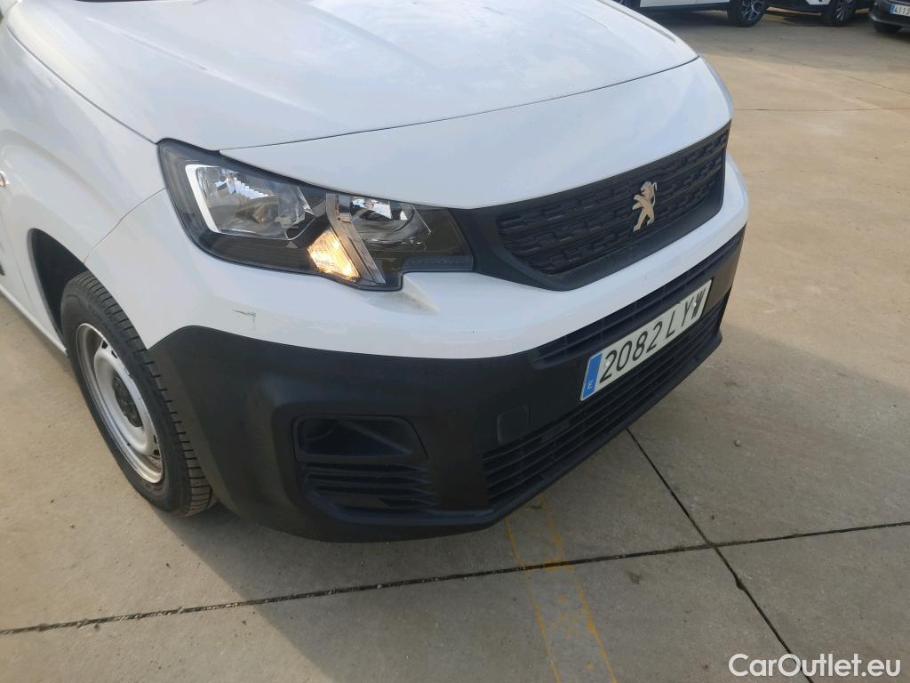  Peugeot  Partner PEUGEOT  / 2018 / 3P / furgón derivado de turismo Pro Standard 600kg BlueHDi 73kW #13