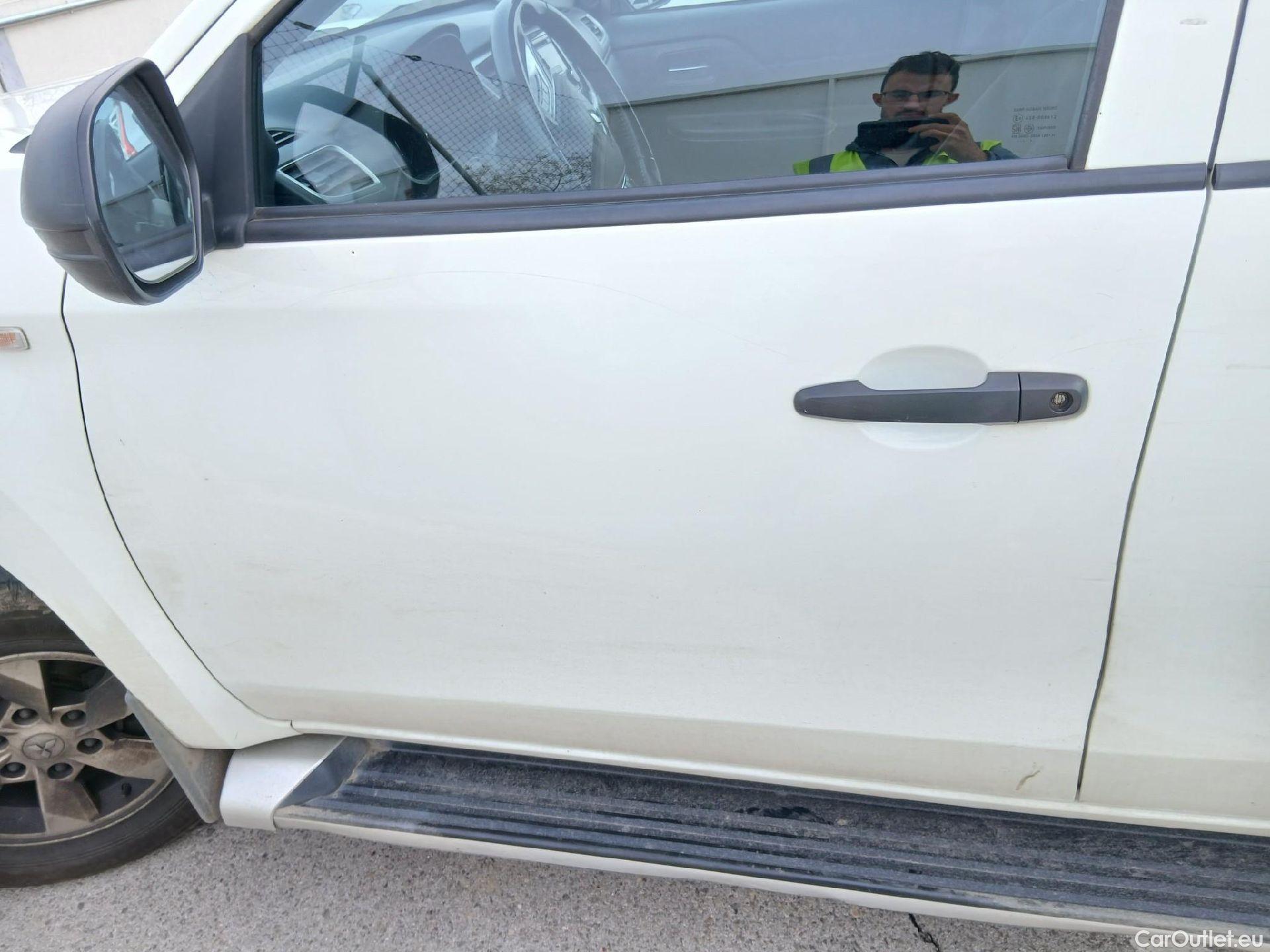  Mitsubishi  L200 MITSUBISHI  / 2019 / 4P / pickup doble cabina D/C 220 DI-D M-Pro #10