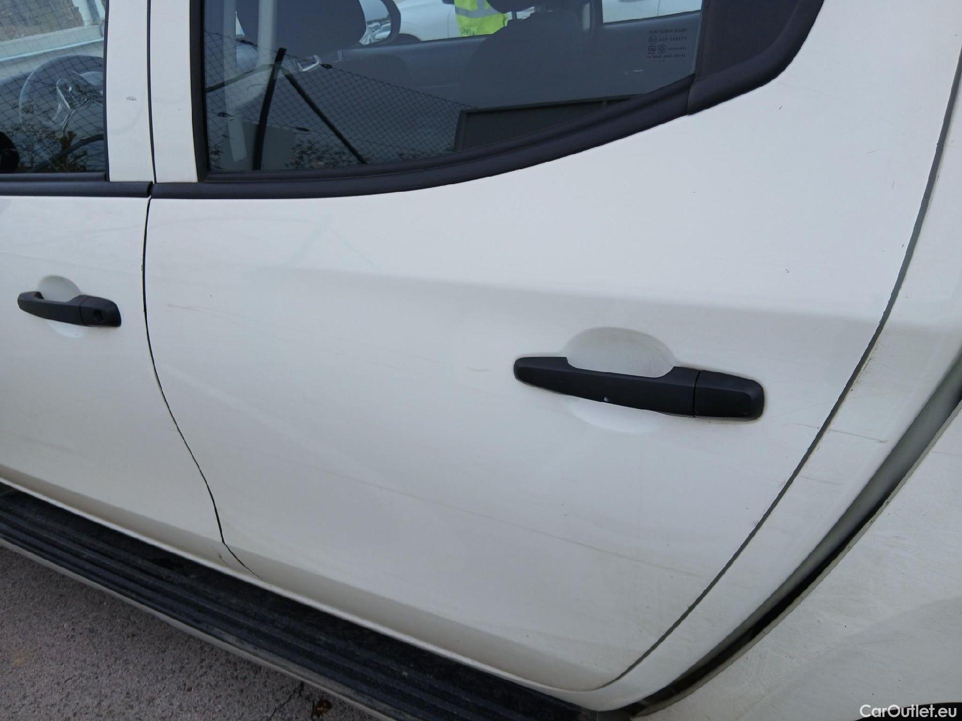  Mitsubishi  L200 MITSUBISHI  / 2019 / 4P / pickup doble cabina D/C 220 DI-D M-Pro #16