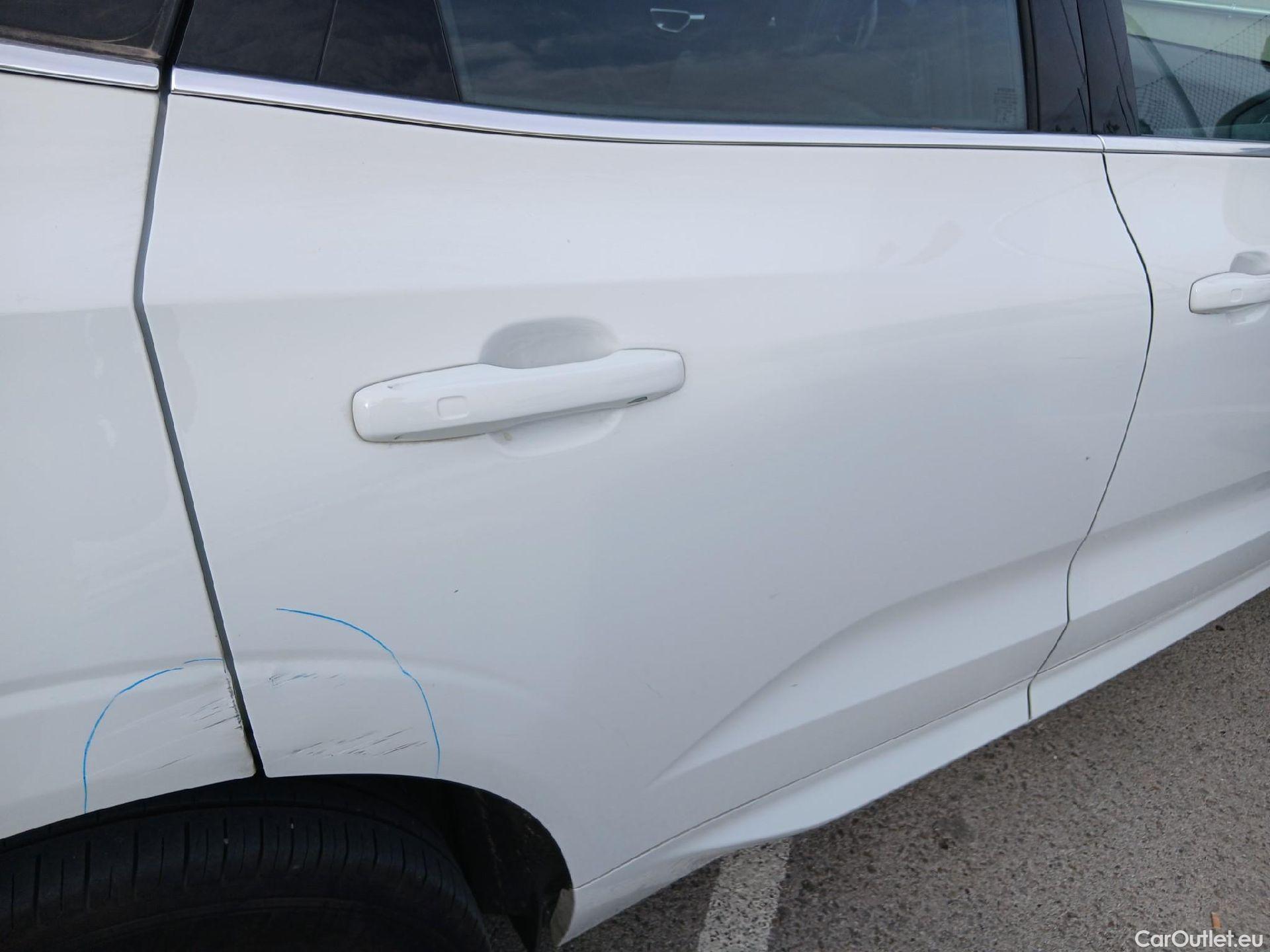  Volvo  XC60 VOLVO  / 2017 / 5P / todoterreno 2.0 B4 D Momentum Pro Auto #29