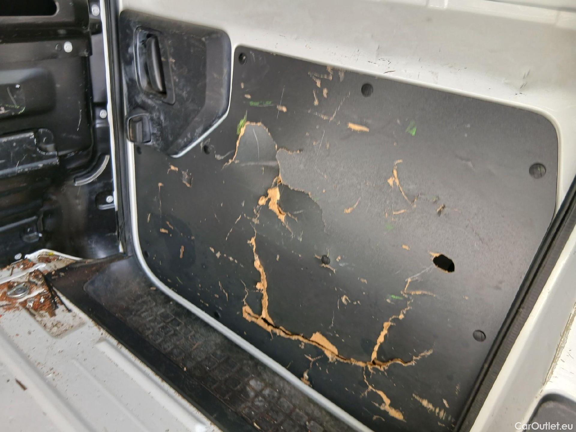  Peugeot  Expert PEUGEOT  / 2016 / 4P / furgón Furgón Premium 2.0 BlueHDi 120 Standard #22