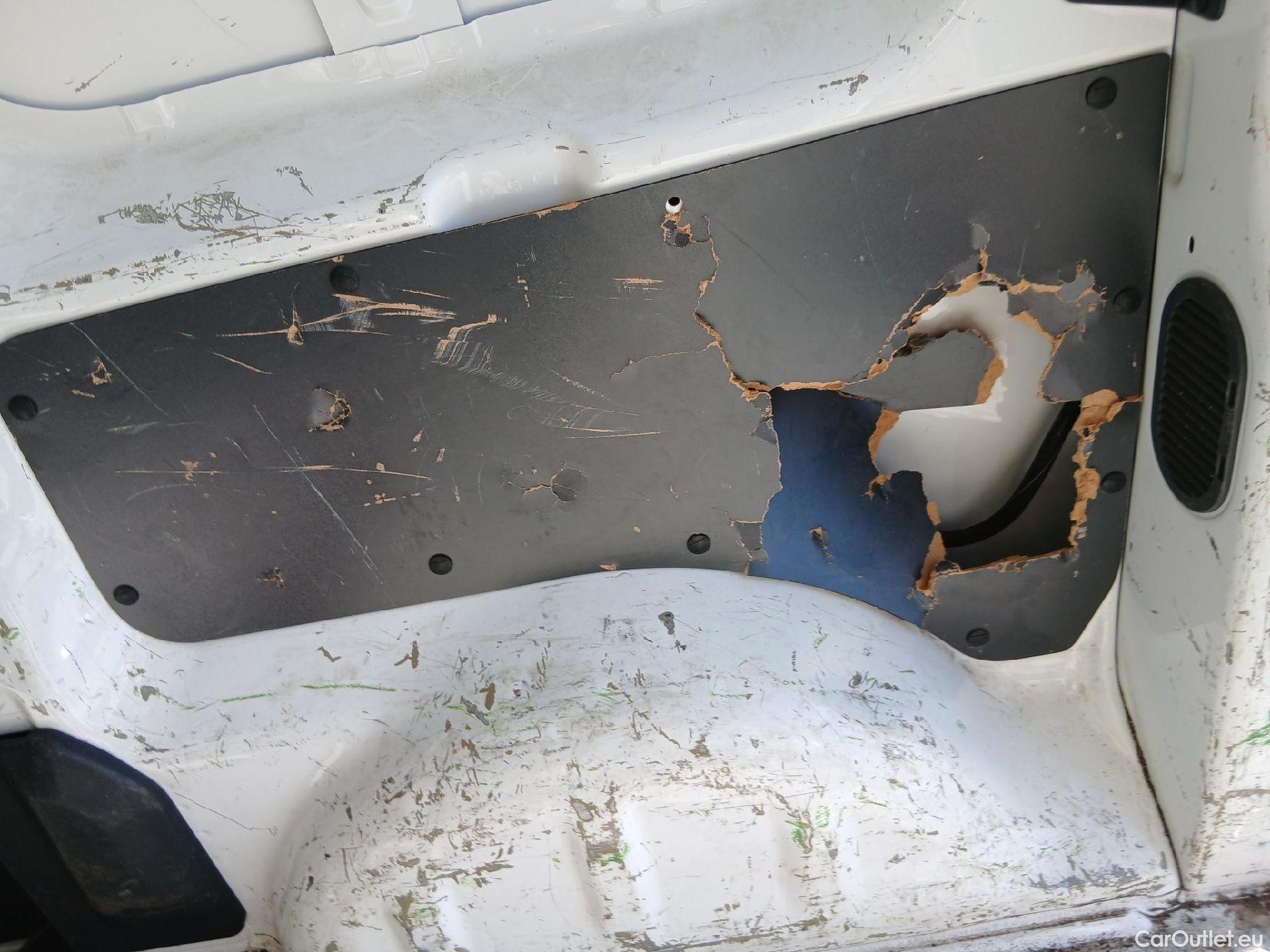  Peugeot  Expert PEUGEOT  / 2016 / 4P / furgón Furgón Premium 2.0 BlueHDi 120 Standard #33