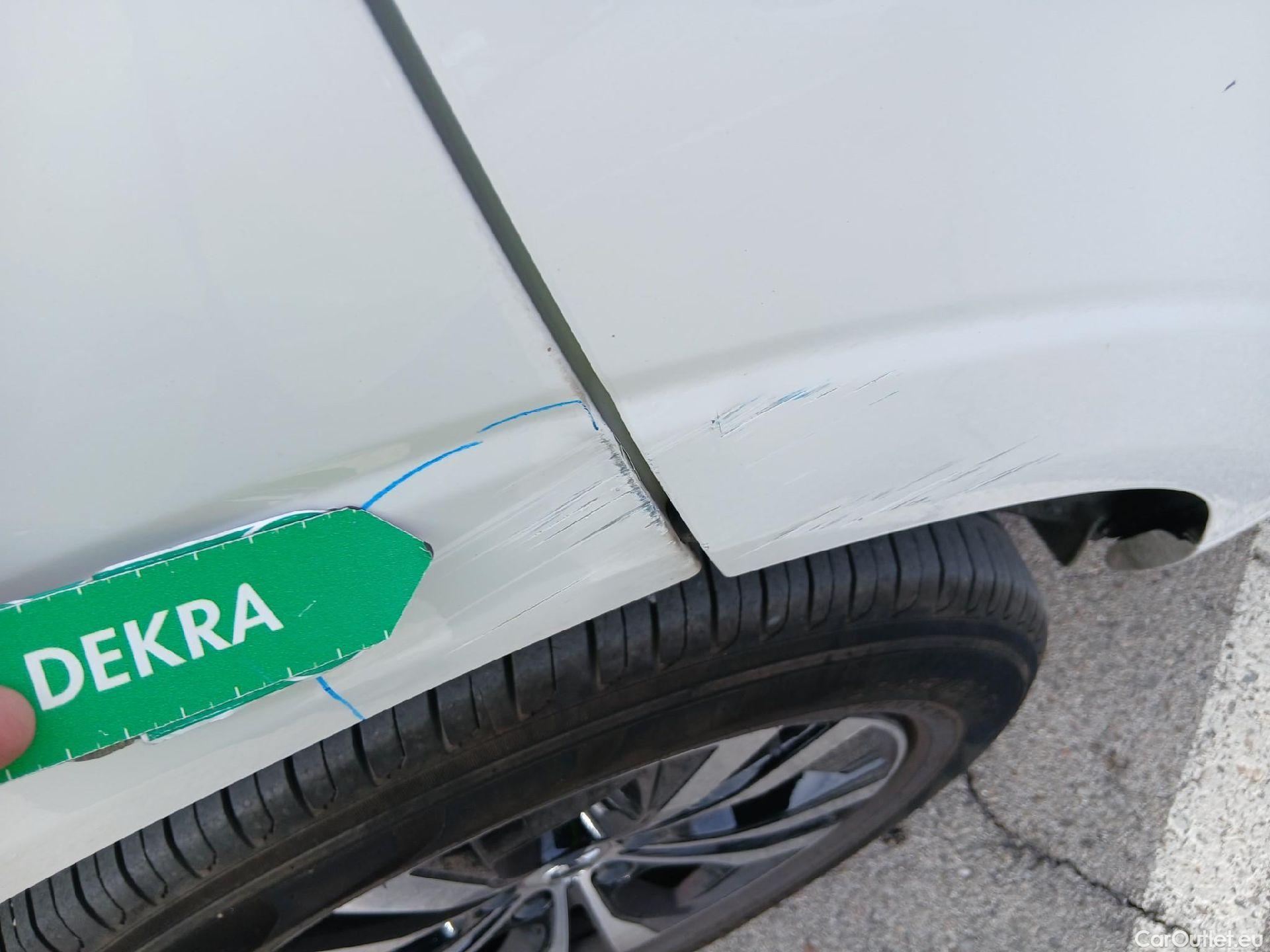  Volvo  XC60 VOLVO  / 2017 / 5P / todoterreno 2.0 B4 D Momentum Pro Auto #27