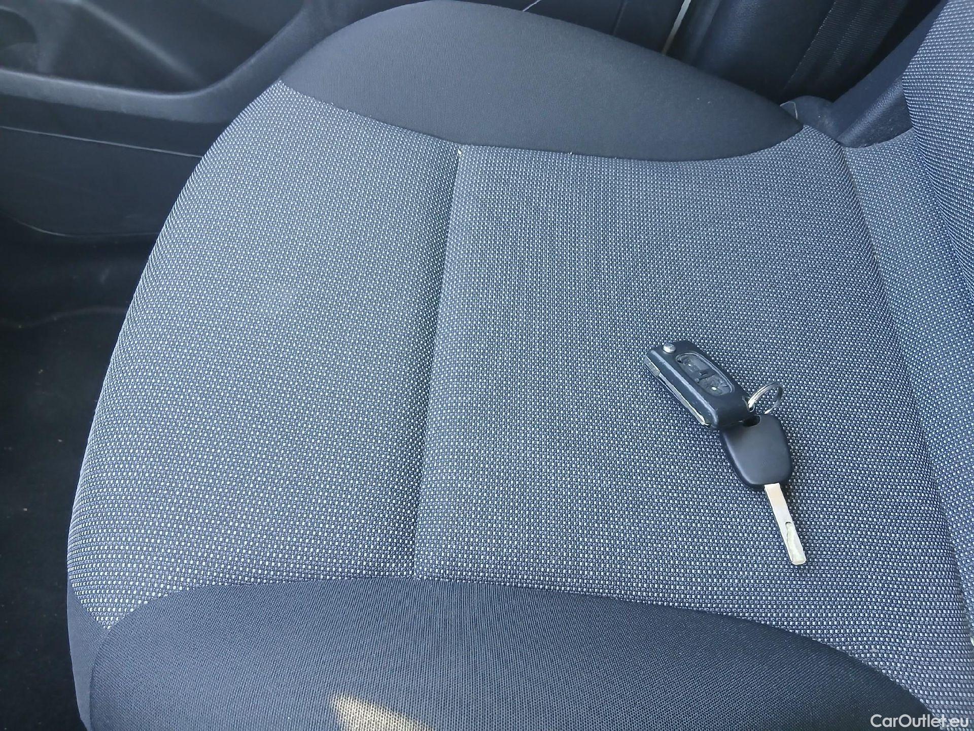  Peugeot  Partner PEUGEOT  / 2015 / 4P / combi TEPEE Access BlueHDi 1.6 HDi 73KW (100) #4