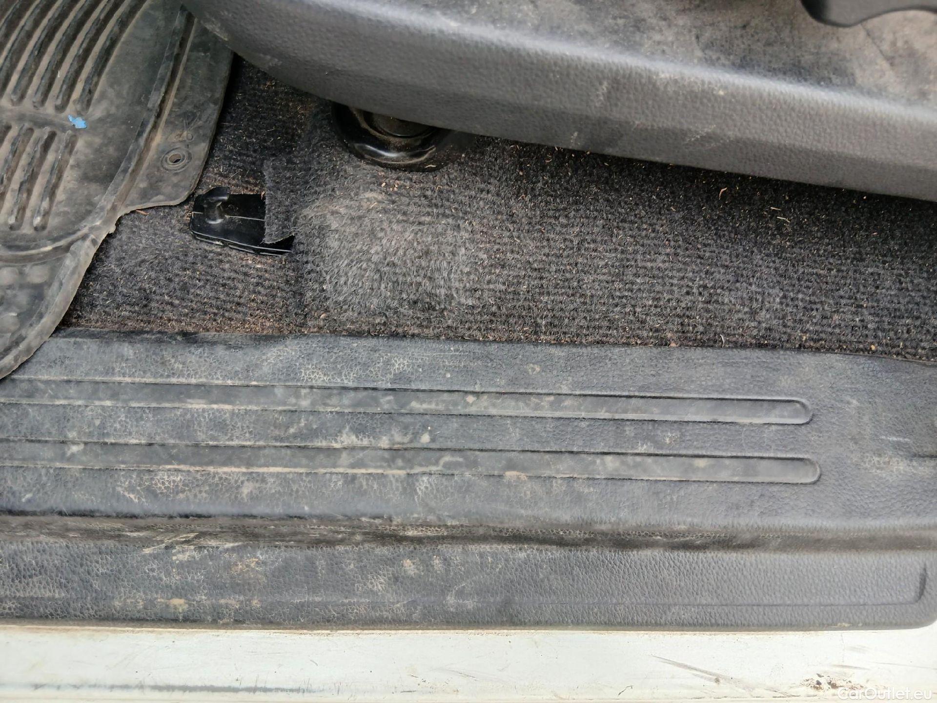  Mitsubishi  L200 MITSUBISHI  / 2019 / 4P / pickup doble cabina D/C 220 DI-D M-Pro #13