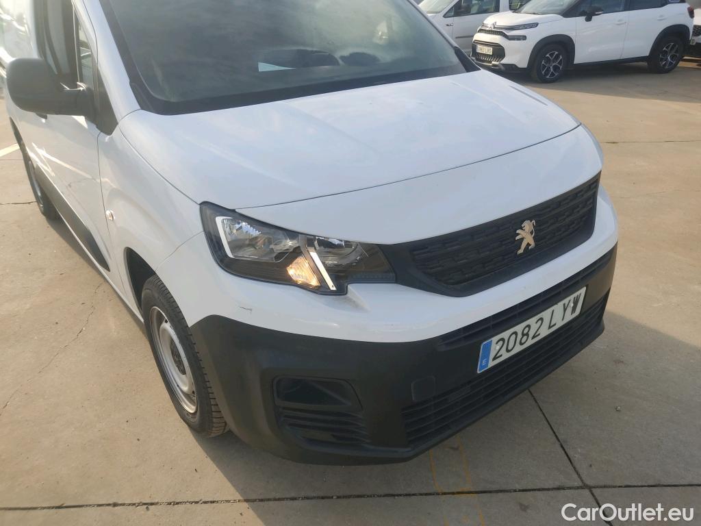  Peugeot  Partner PEUGEOT  / 2018 / 3P / furgón derivado de turismo Pro Standard 600kg BlueHDi 73kW #34
