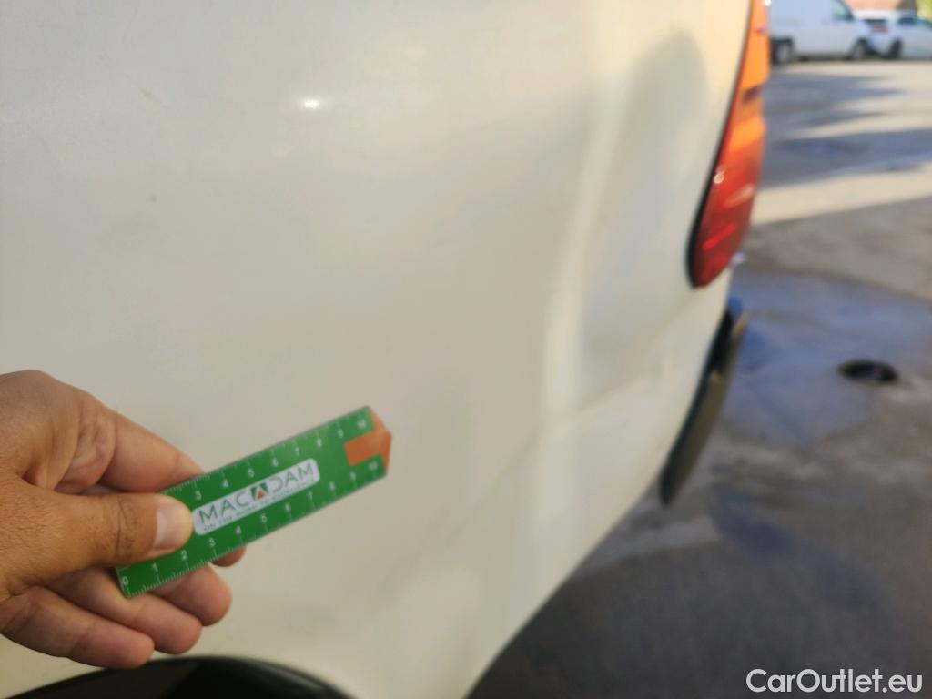  Toyota  Hilux TOYOTA  / 2016 / 2P / pickup 2.4 D-4D Cabina Sencilla GX #6