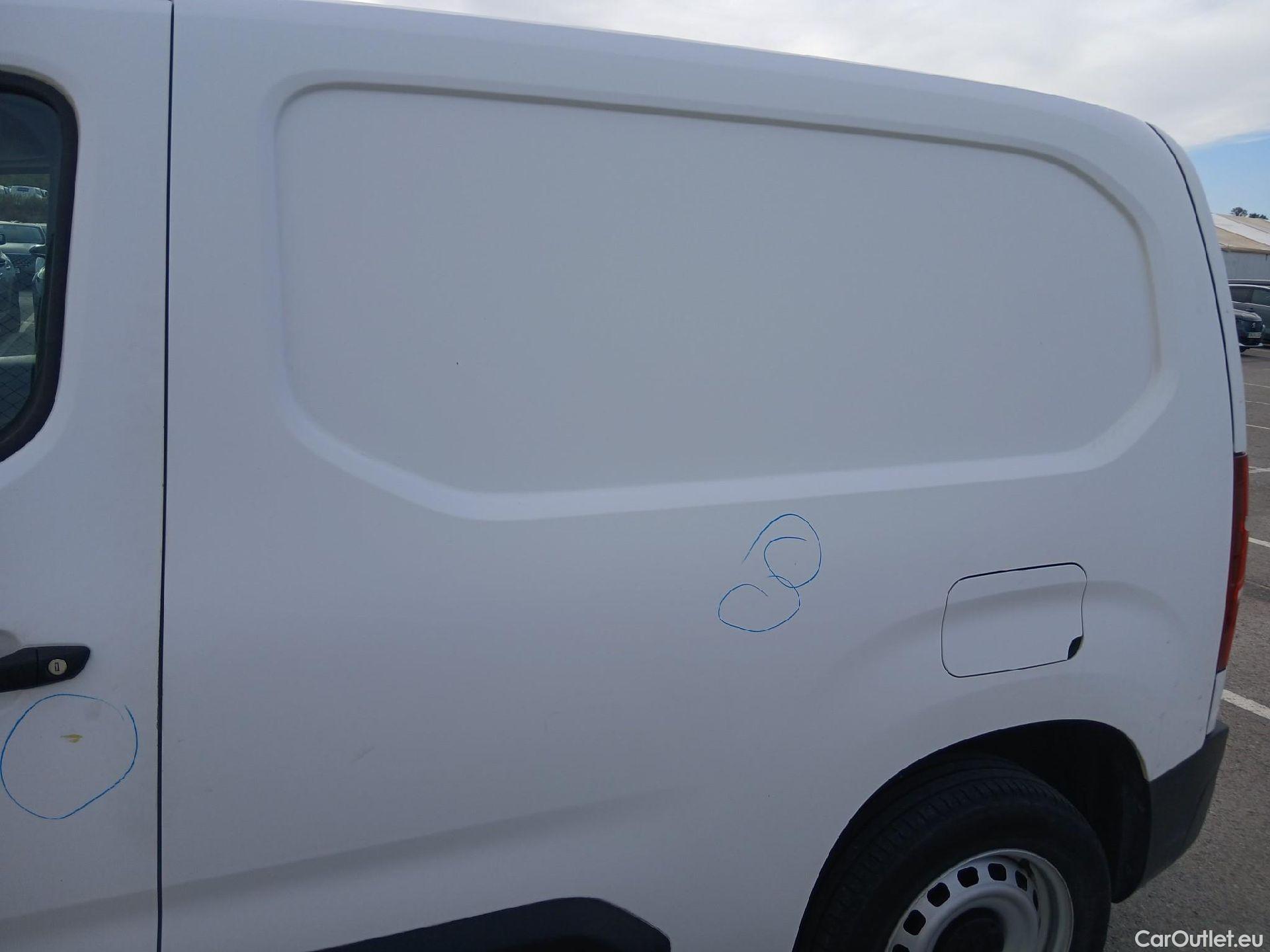  Peugeot  Partner PEUGEOT  / 2018 / 3P / furgón derivado de turismo Pro Standard 600kg BlueHDi 73kW #13