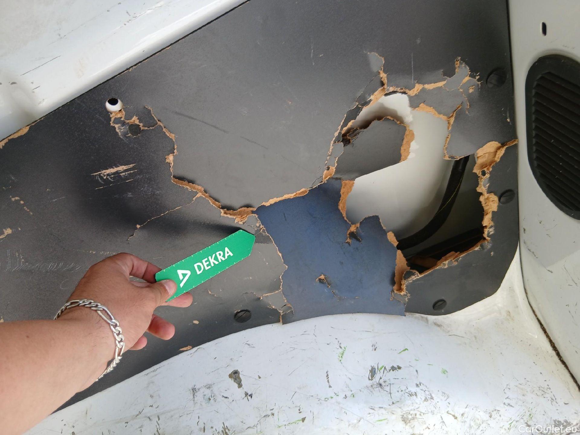  Peugeot  Expert PEUGEOT  / 2016 / 4P / furgón Furgón Premium 2.0 BlueHDi 120 Standard #34